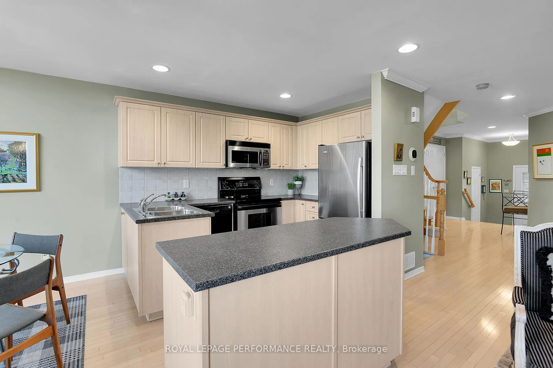 Photo 13 of 2104 Liska Street, Ottawa, Avalon East — HOMEH