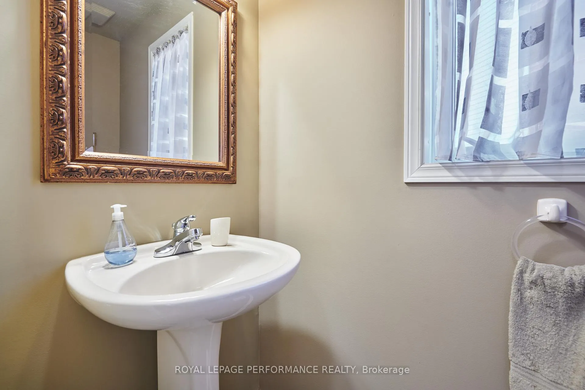 Photo 17 of 2104 Liska Street, Ottawa, Avalon East — HOMEH