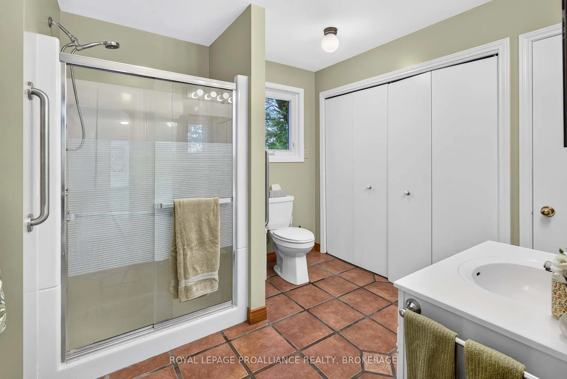 Photo 21 of 1482 Jarvis Road, Kingston, City North of 401 — HOMEH