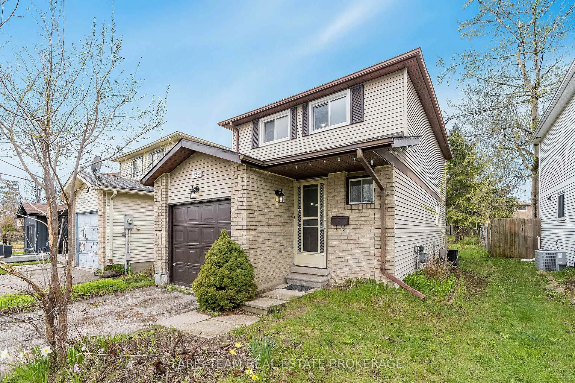 Photo 1 of 139 Burns Circle, Barrie, Letitia Heights — HOMEH