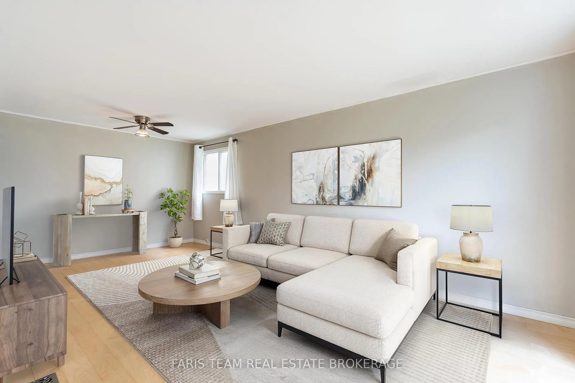 Photo 10 of 139 Burns Circle, Barrie, Letitia Heights — HOMEH