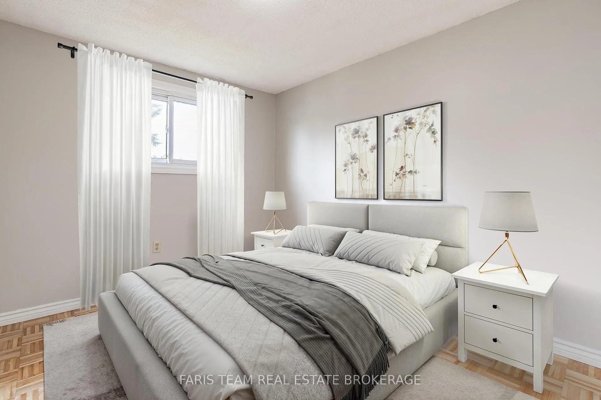 Photo 20 of 139 Burns Circle, Barrie, Letitia Heights — HOMEH