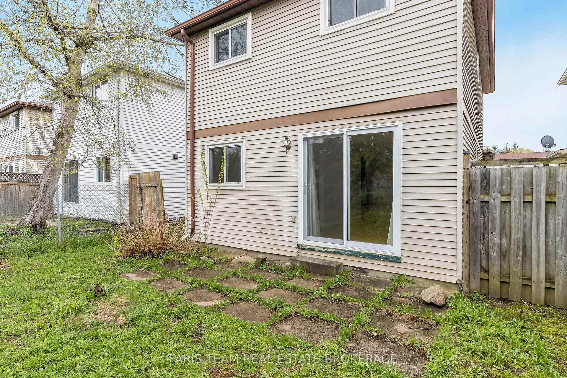 Photo 26 of 139 Burns Circle, Barrie, Letitia Heights — HOMEH
