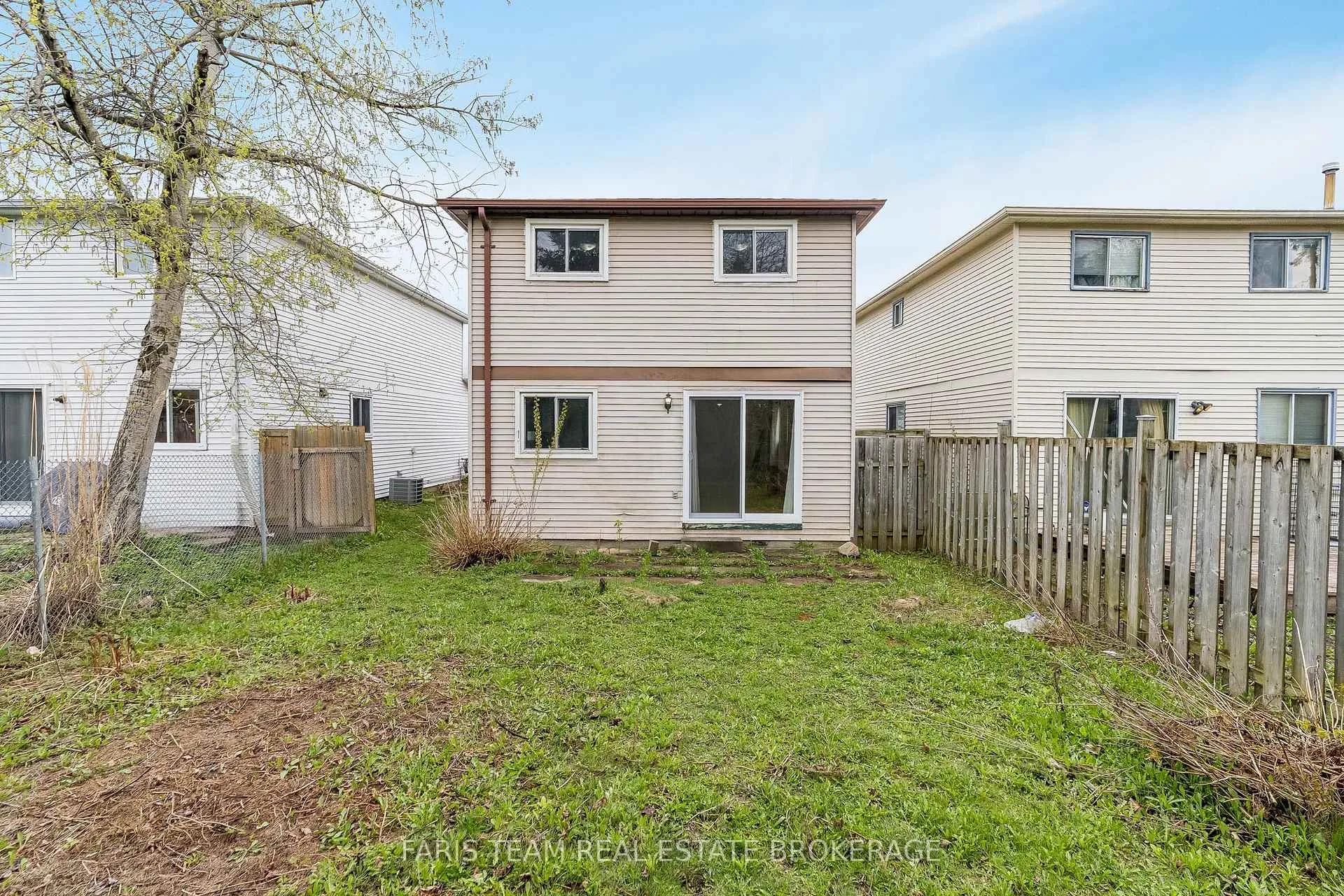 Photo 29 of 139 Burns Circle, Barrie, Letitia Heights — HOMEH