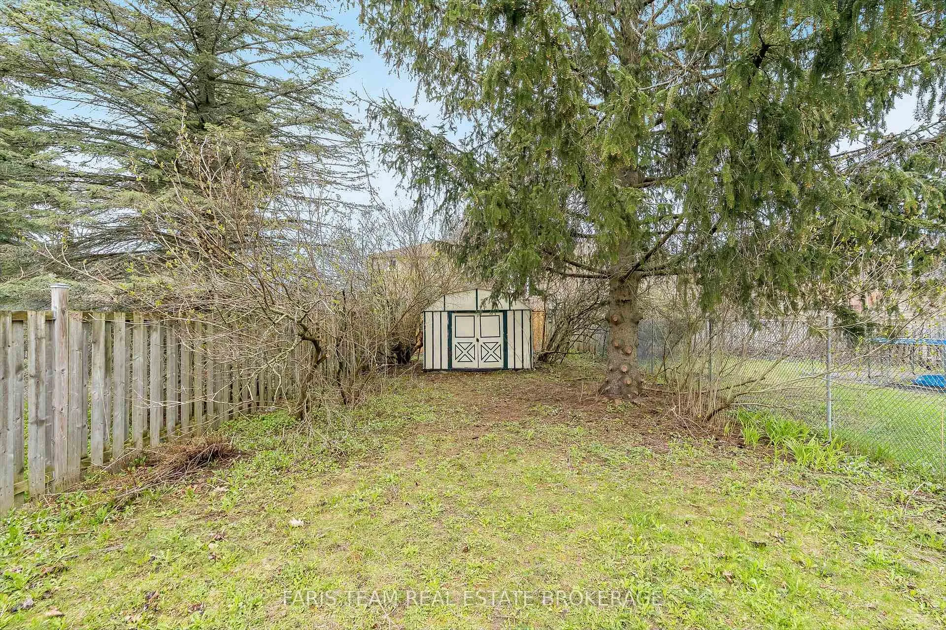 Photo 31 of 139 Burns Circle, Barrie, Letitia Heights — HOMEH