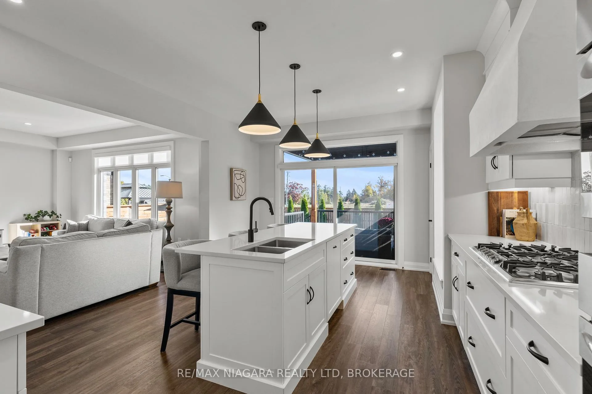 Photo 11 of 236 Walker Road, Pelham, Fonthill — HOMEH