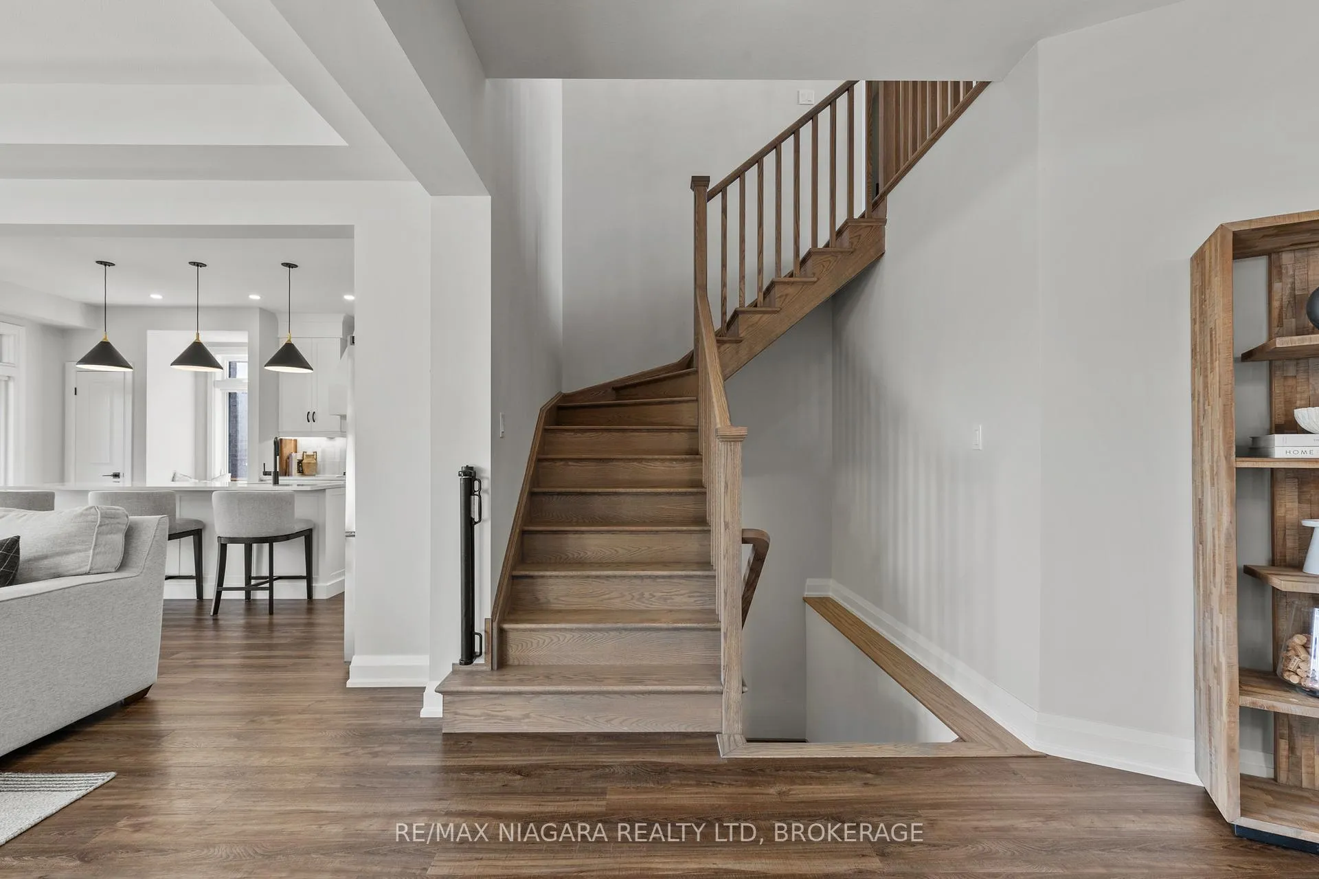 Photo 13 of 236 Walker Road, Pelham, Fonthill — HOMEH