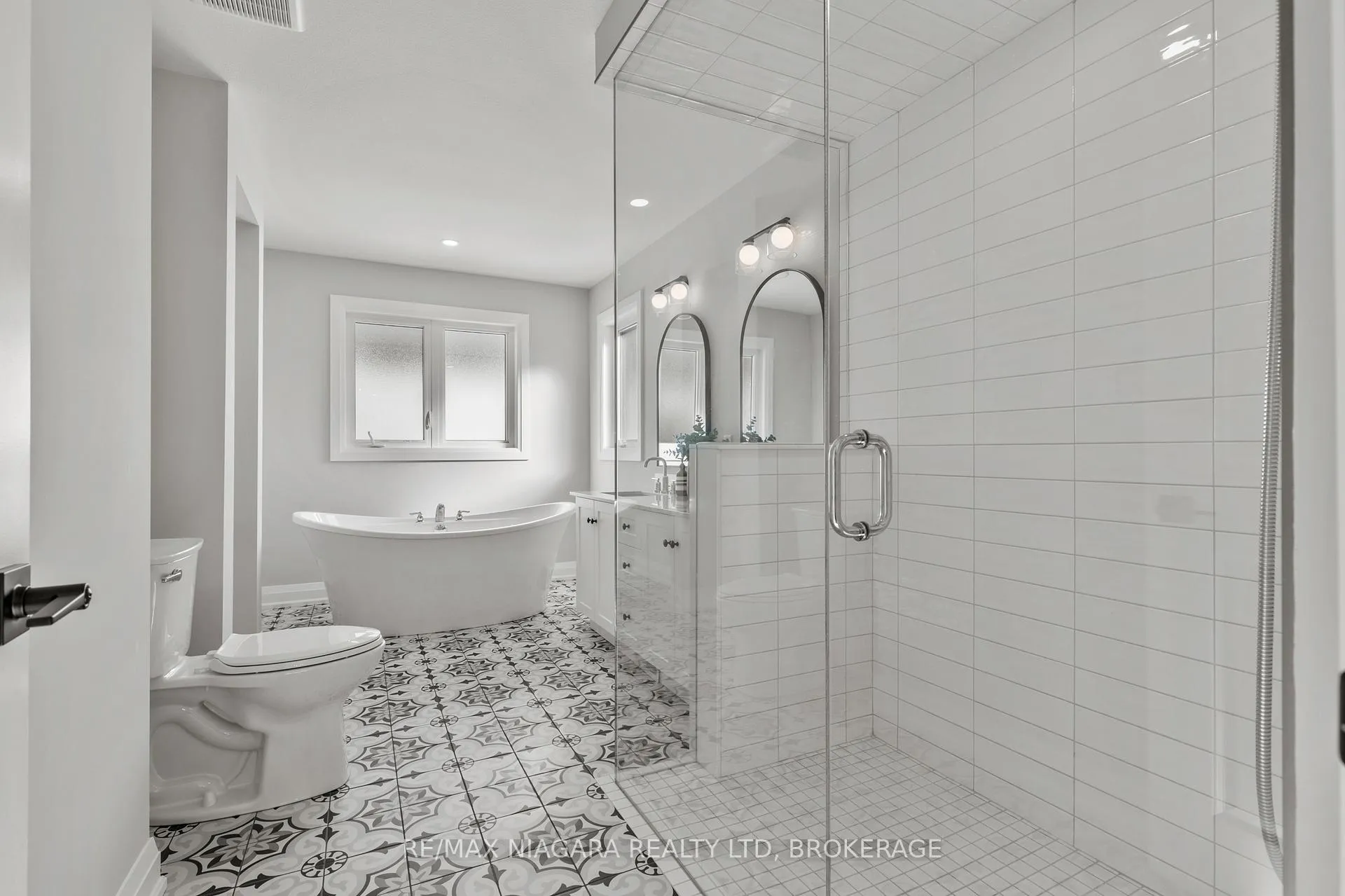 Photo 18 of 236 Walker Road, Pelham, Fonthill — HOMEH