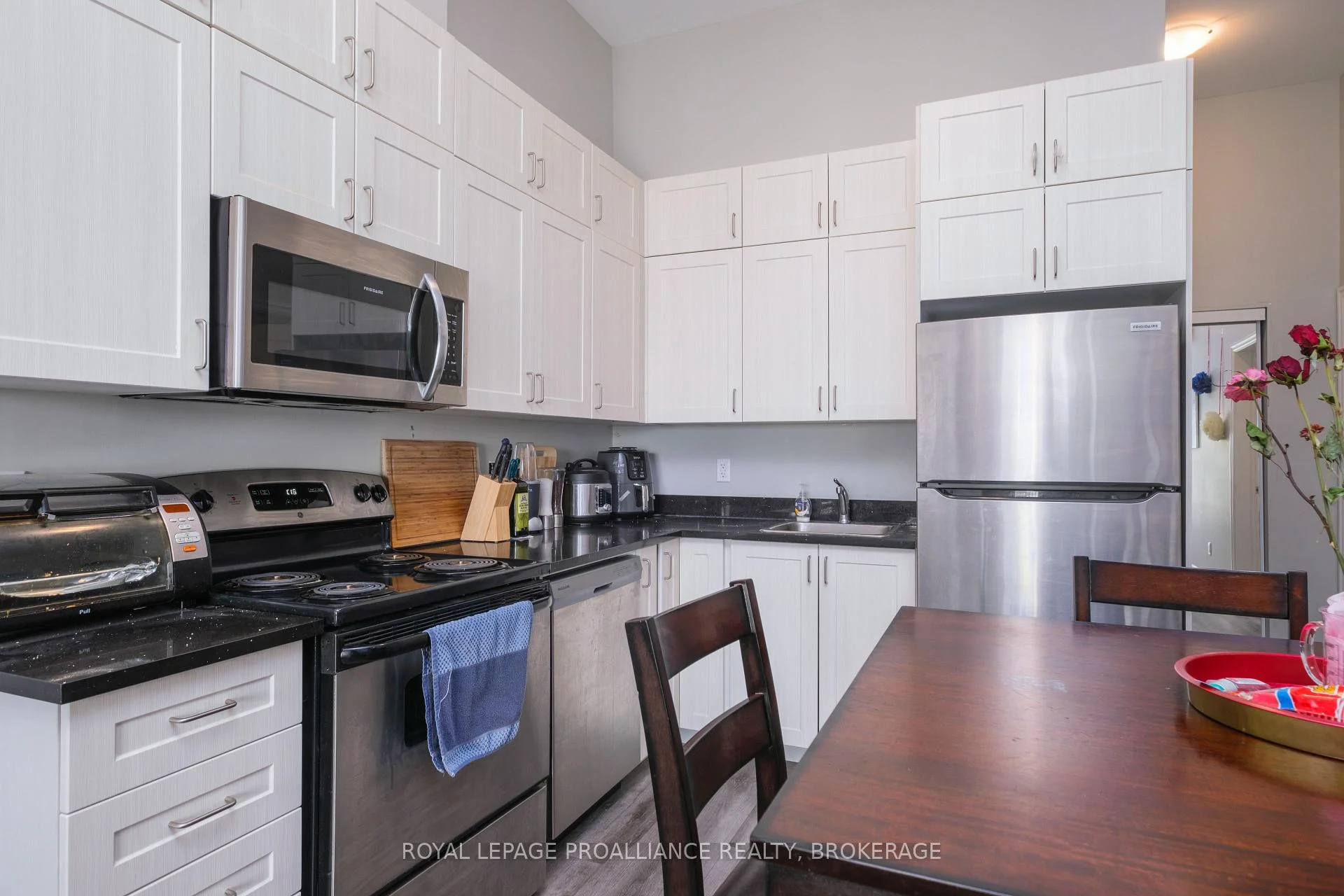 Photo 4 of Unit 502, 501 Frontenac Street, Kingston, Central City East — HOMEH