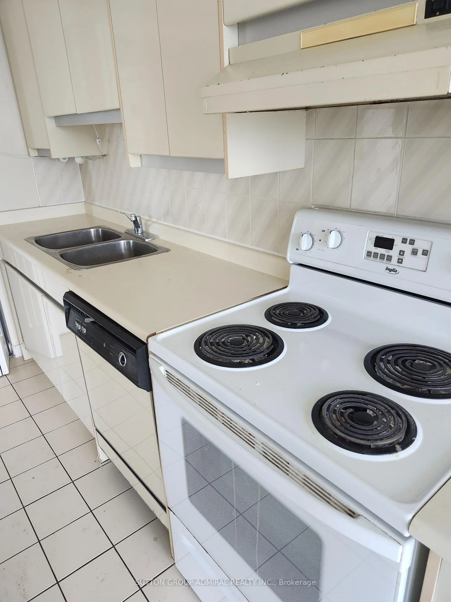 Photo 9 of Unit 910, 120 Promenade Circle, Vaughan, Brownridge — HOMEH