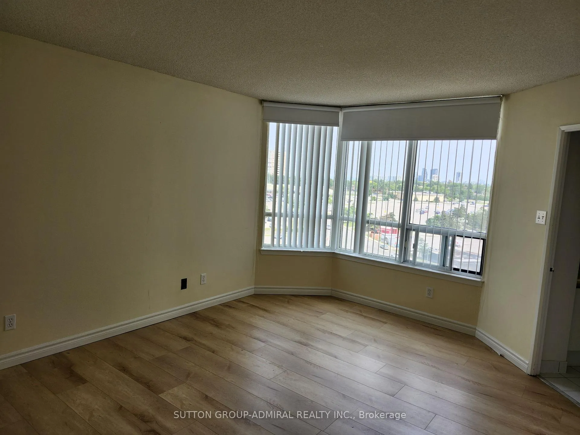 Photo 18 of Unit 910, 120 Promenade Circle, Vaughan, Brownridge — HOMEH