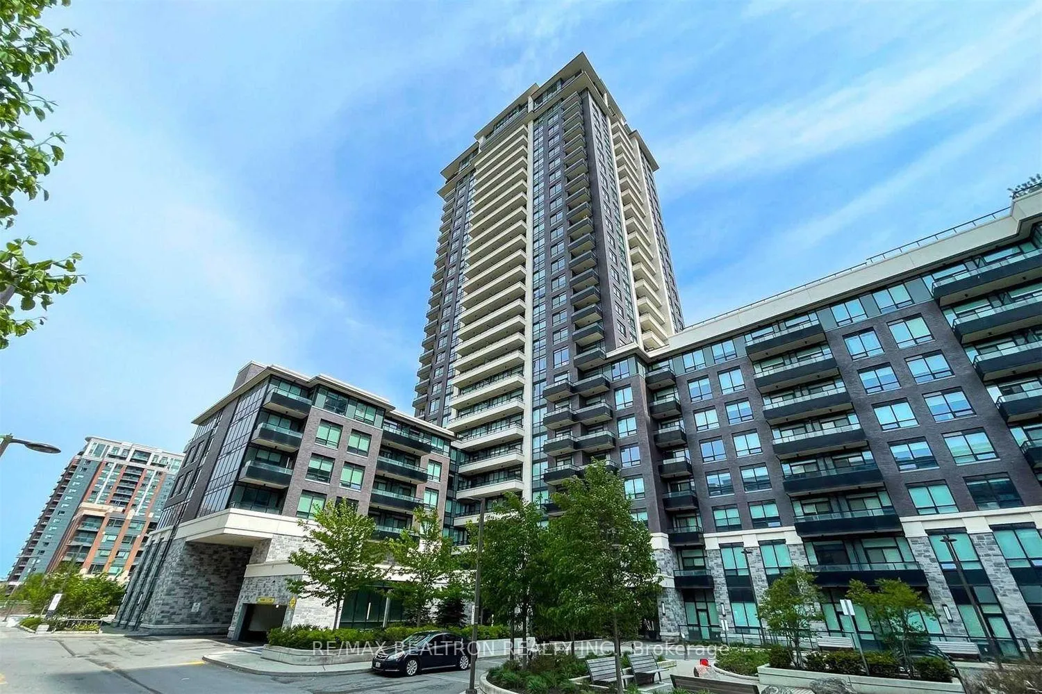 Photo 1 of Unit 807, 15 Water Walk Drive, Markham, Unionville — HOMEH