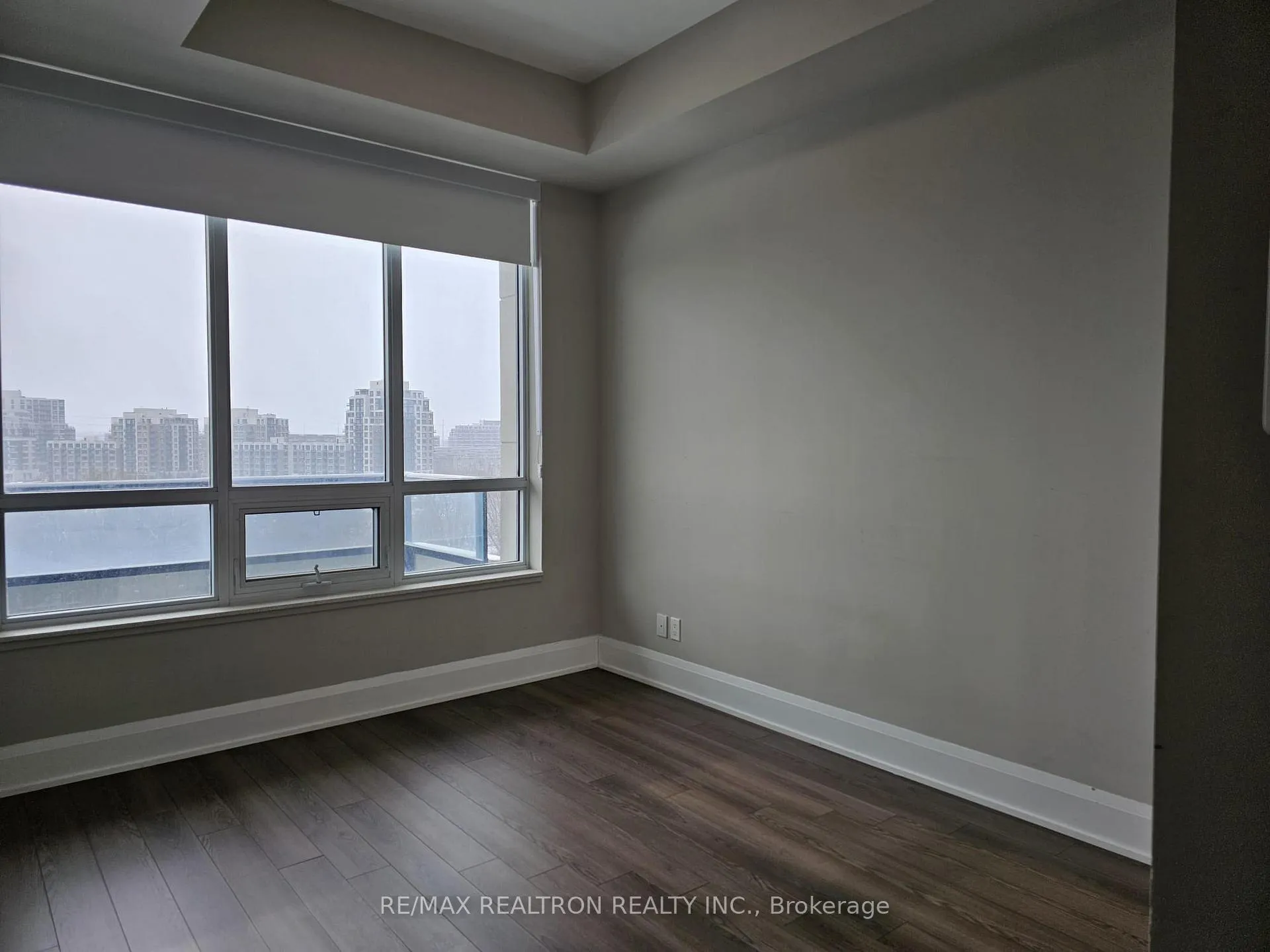 Photo 7 of Unit 807, 15 Water Walk Drive, Markham, Unionville — HOMEH