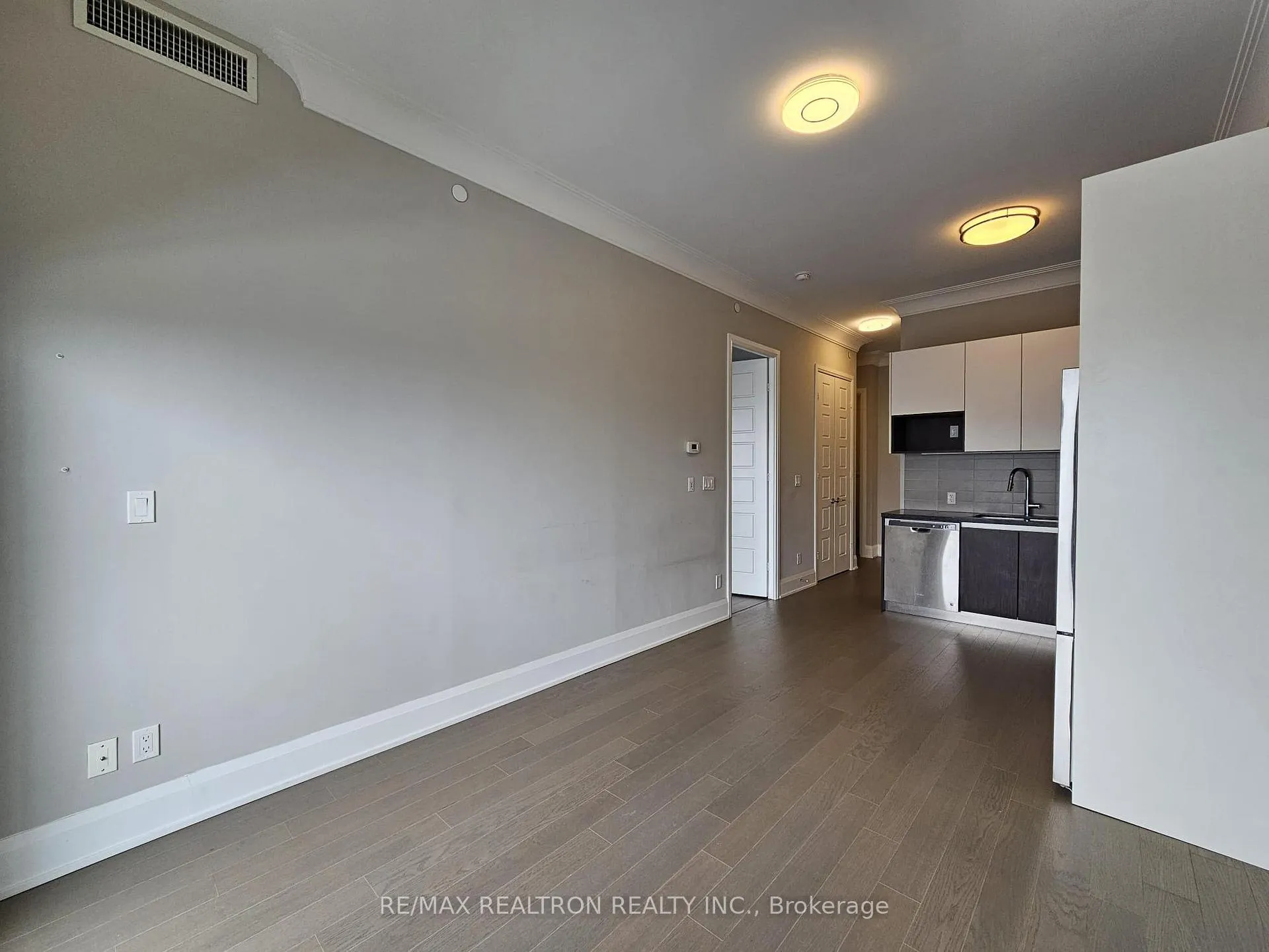 Photo 11 of Unit 807, 15 Water Walk Drive, Markham, Unionville — HOMEH