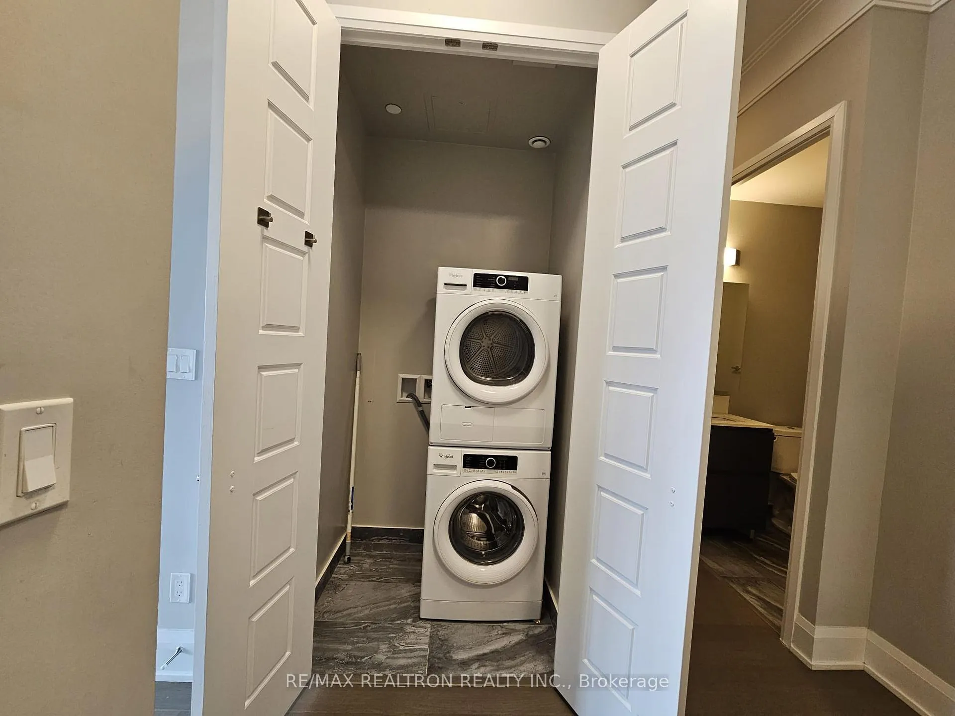 Photo 19 of Unit 807, 15 Water Walk Drive, Markham, Unionville — HOMEH
