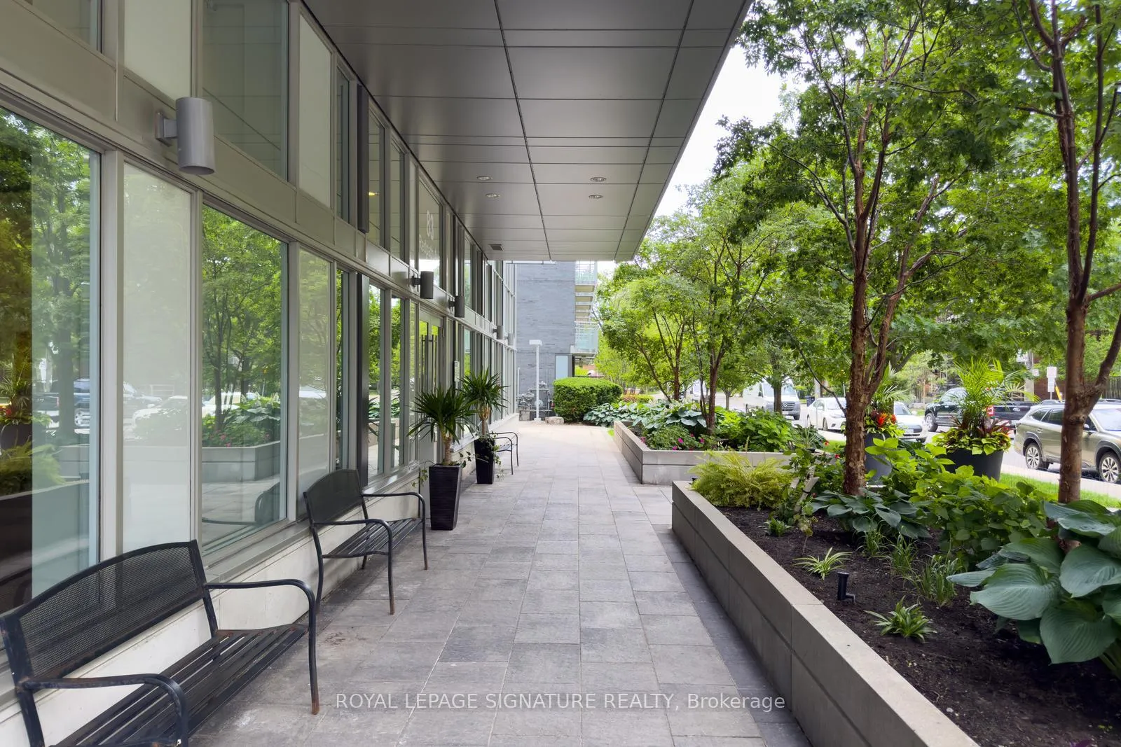Photo 4 of Unit 1706, 83 Redpath Avenue, Toronto, Mount Pleasant West — HOMEH