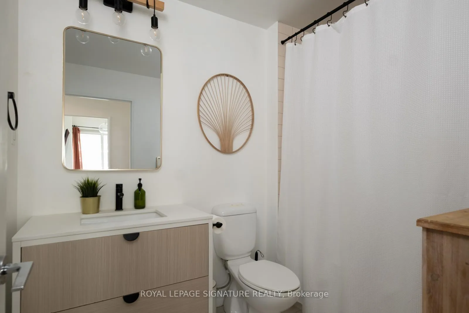 Photo 19 of Unit 1706, 83 Redpath Avenue, Toronto, Mount Pleasant West — HOMEH