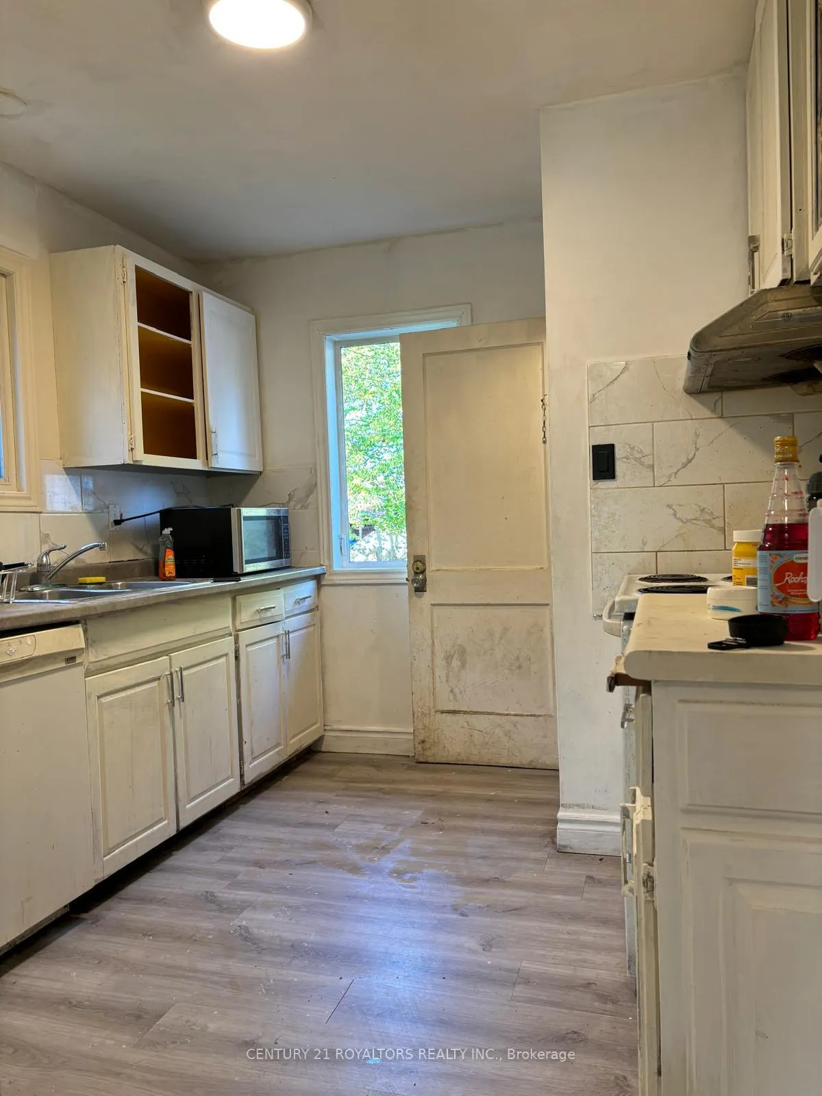 Photo 7 of 964 Curry Avenue, Windsor — HOMEH