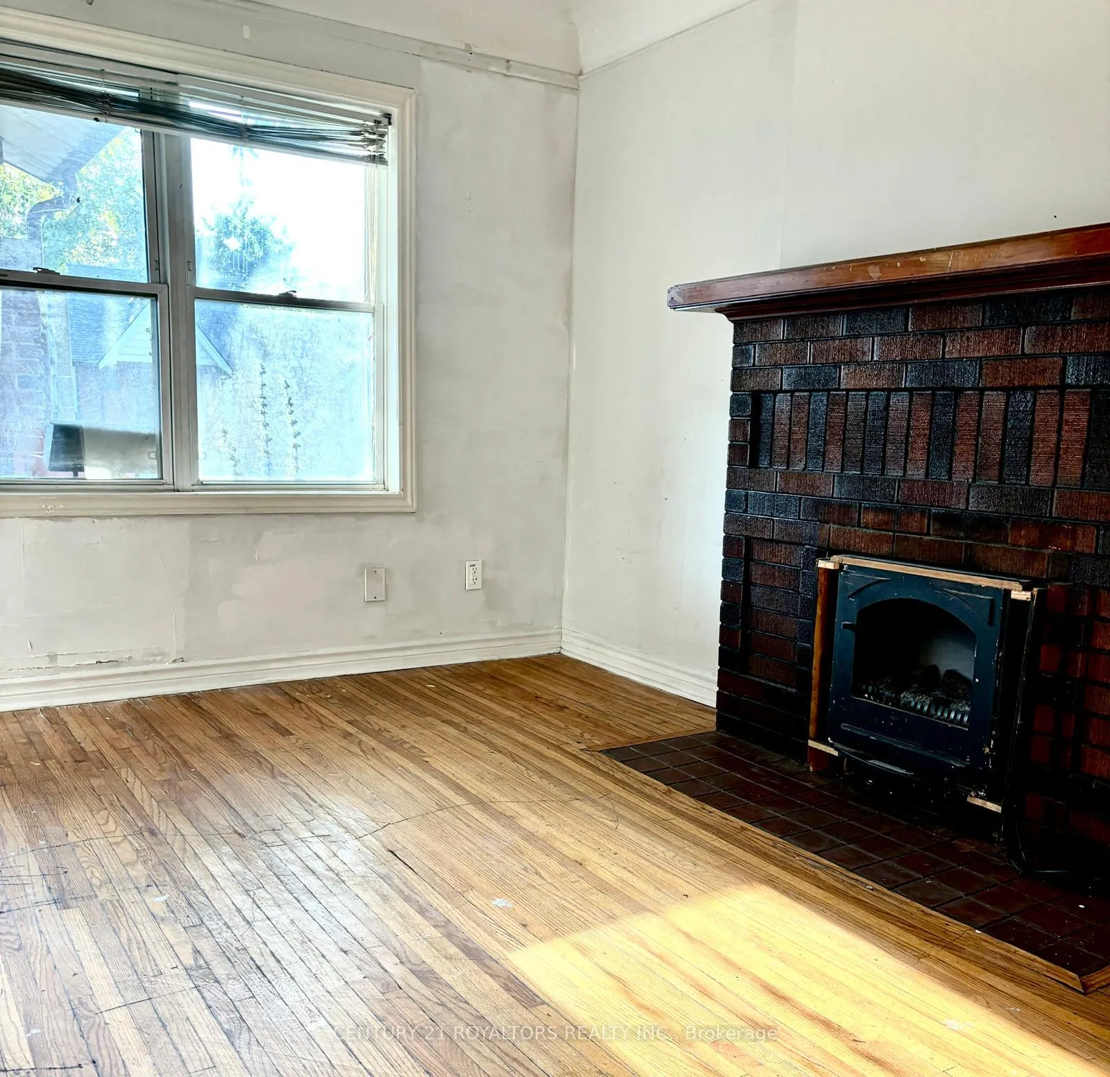 Photo 8 of 964 Curry Avenue, Windsor — HOMEH
