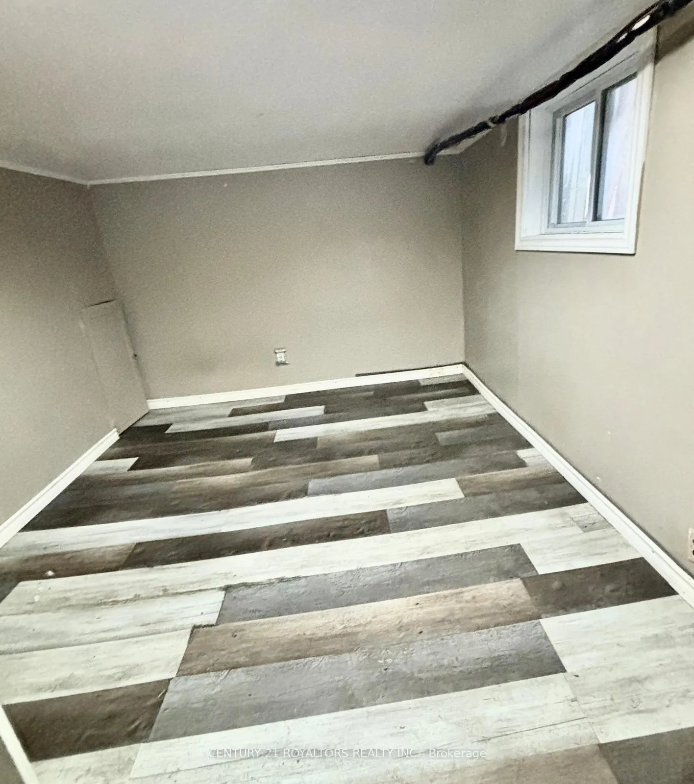 Photo 9 of 964 Curry Avenue, Windsor — HOMEH