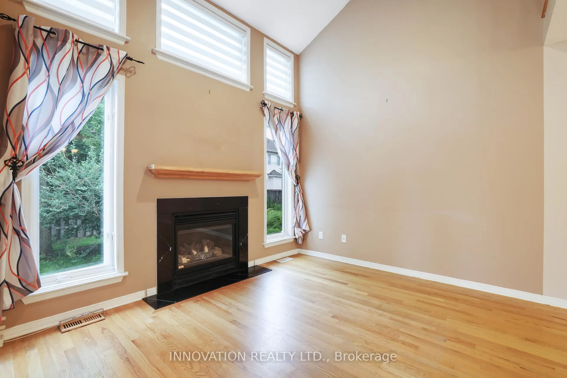Photo 6 of 8 Kettleby Street, Ottawa, Kanata - Beaverbrook — HOMEH