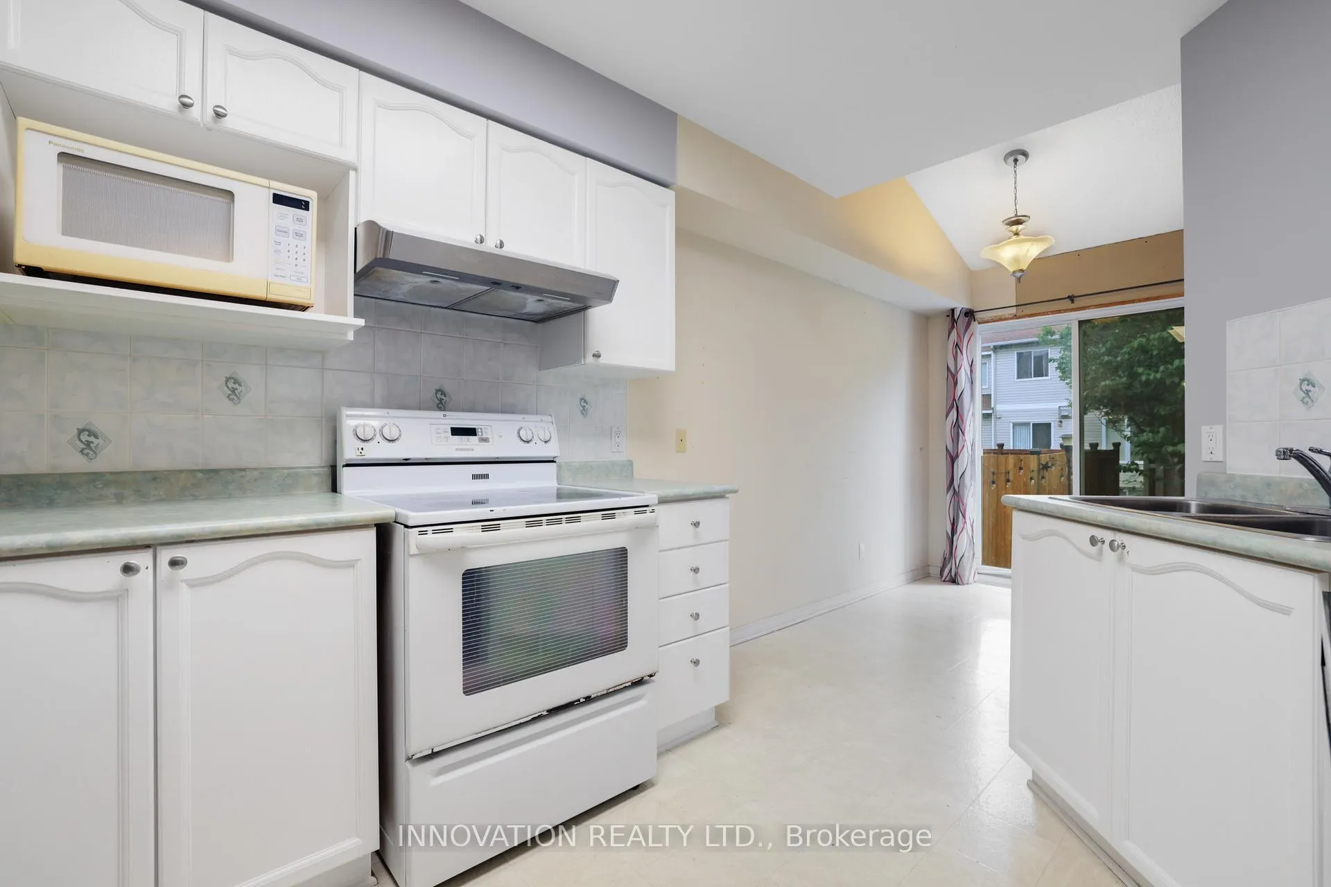 Photo 13 of 8 Kettleby Street, Ottawa, Kanata - Beaverbrook — HOMEH