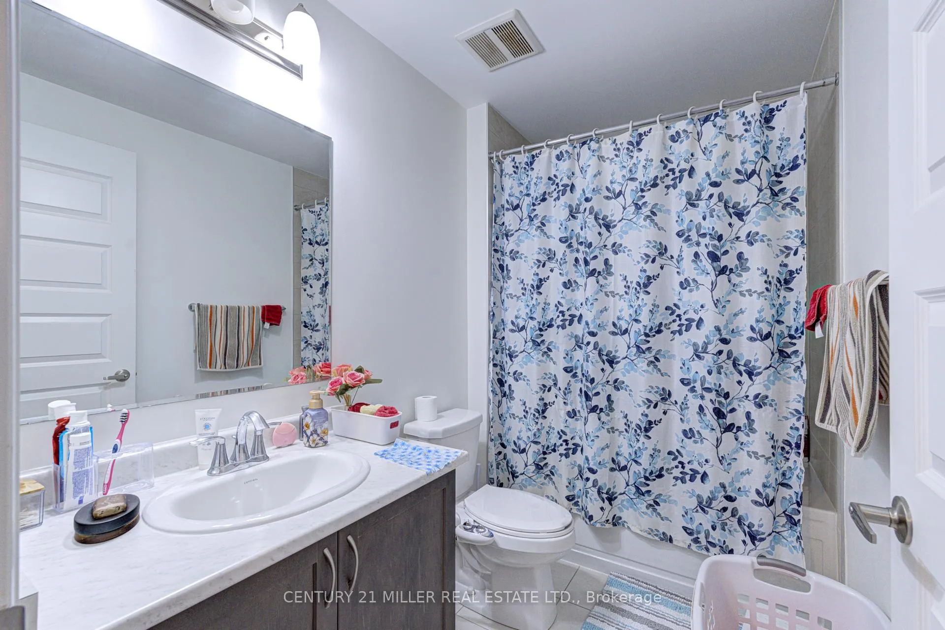 Photo 13 of Unit 404, 50 Kaitting Trail, Oakville, Glenorchy — HOMEH