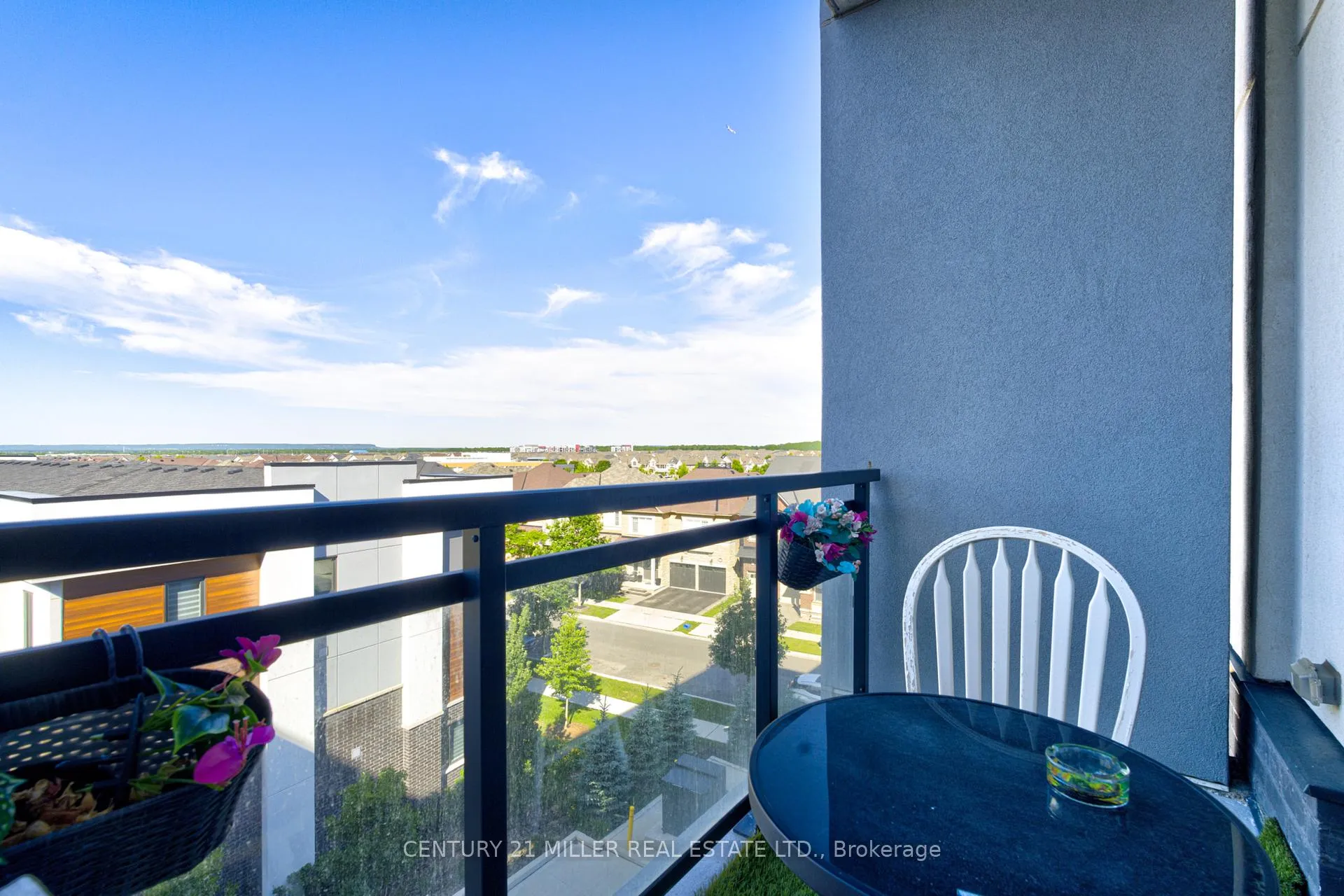 Photo 14 of Unit 404, 50 Kaitting Trail, Oakville, Glenorchy — HOMEH