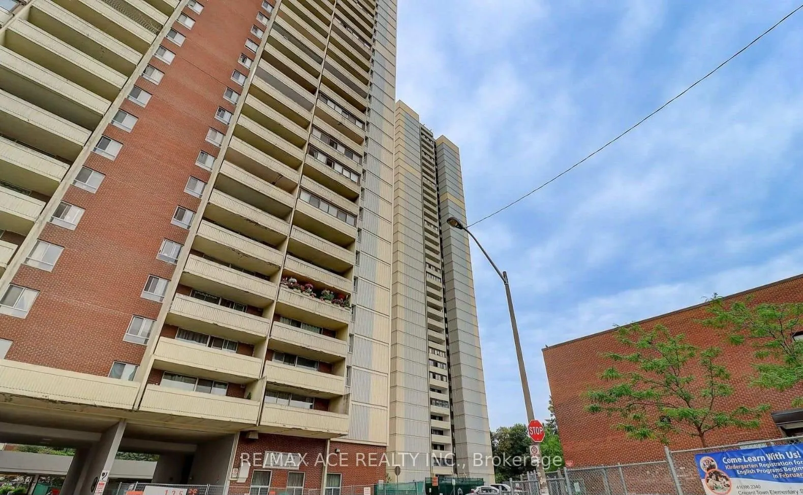 Photo 1 of Unit 906, 3 Massey Square, Toronto, Crescent Town — HOMEH