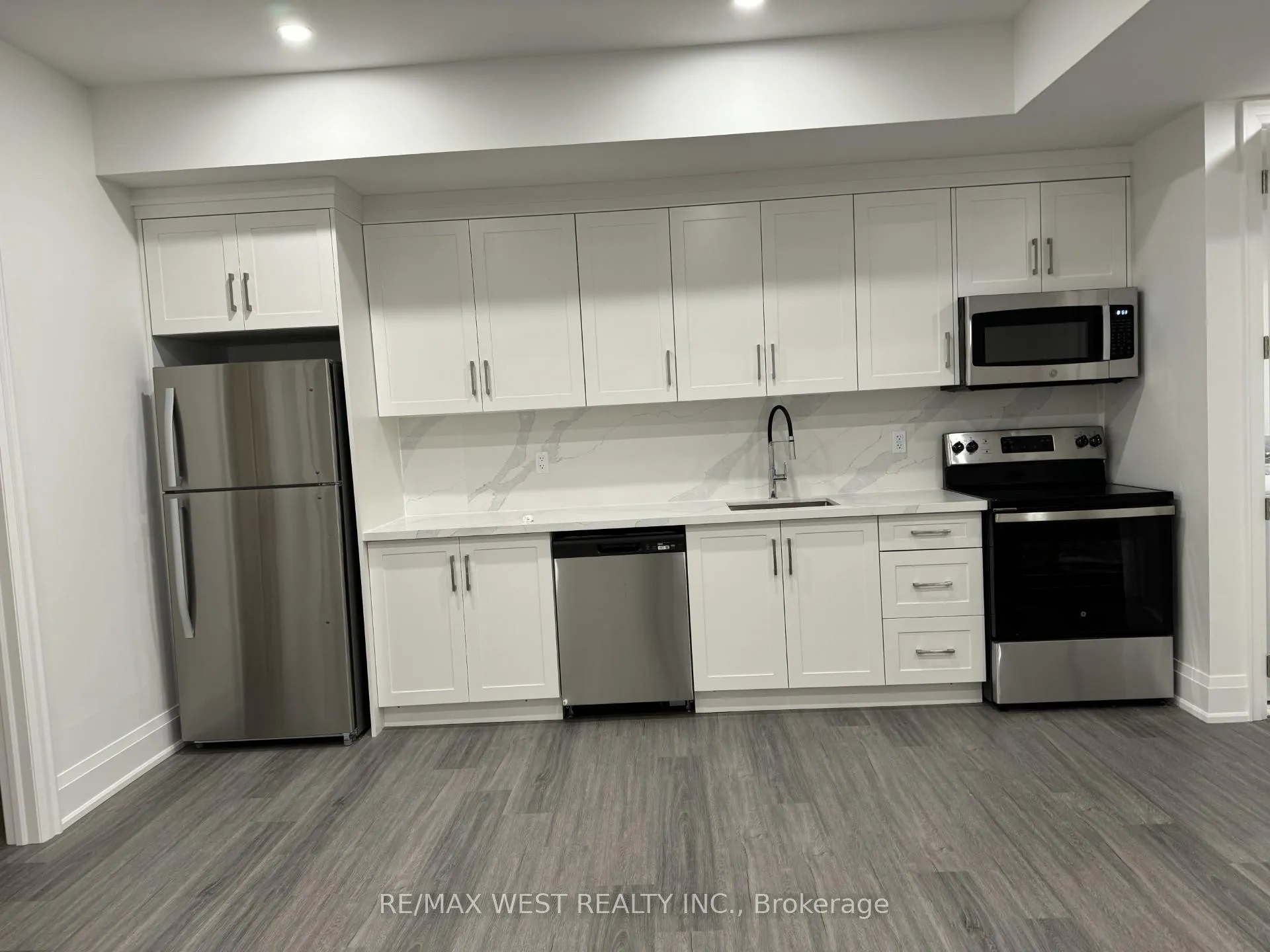 Photo 2 of Unit Lower, 21 Antonio Court, North York, Humber Summit — HOMEH