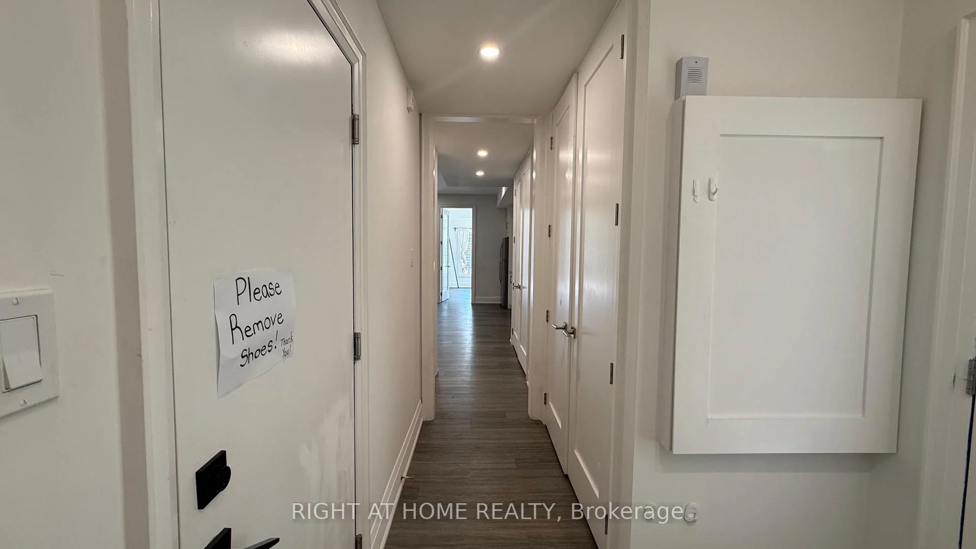 Photo 4 of Unit Lower, 21 Antonio Court, North York, Humber Summit — HOMEH