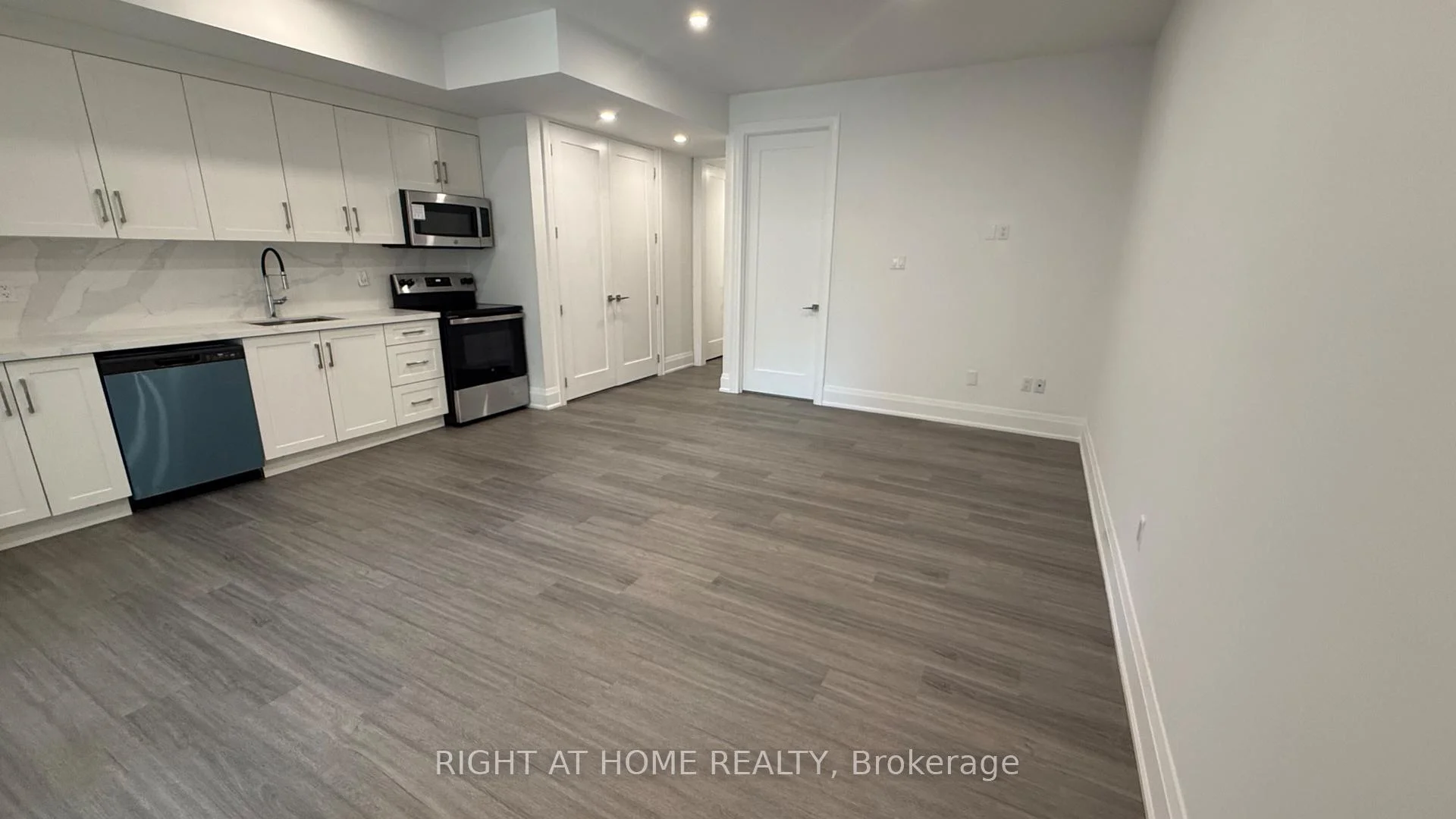 Photo 24 of Unit Lower, 21 Antonio Court, North York, Humber Summit — HOMEH