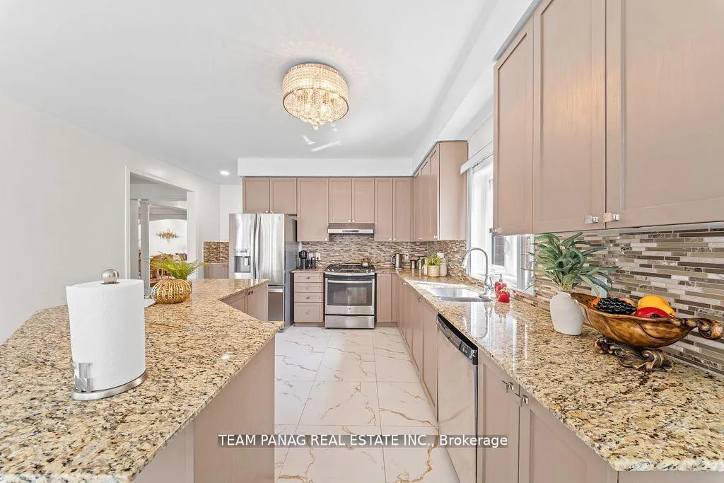 Photo 14 of 56 Leparc Road, Brampton, Vales of Castlemore North — HOMEH