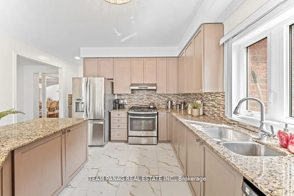 Photo 15 of 56 Leparc Road, Brampton, Vales of Castlemore North — HOMEH