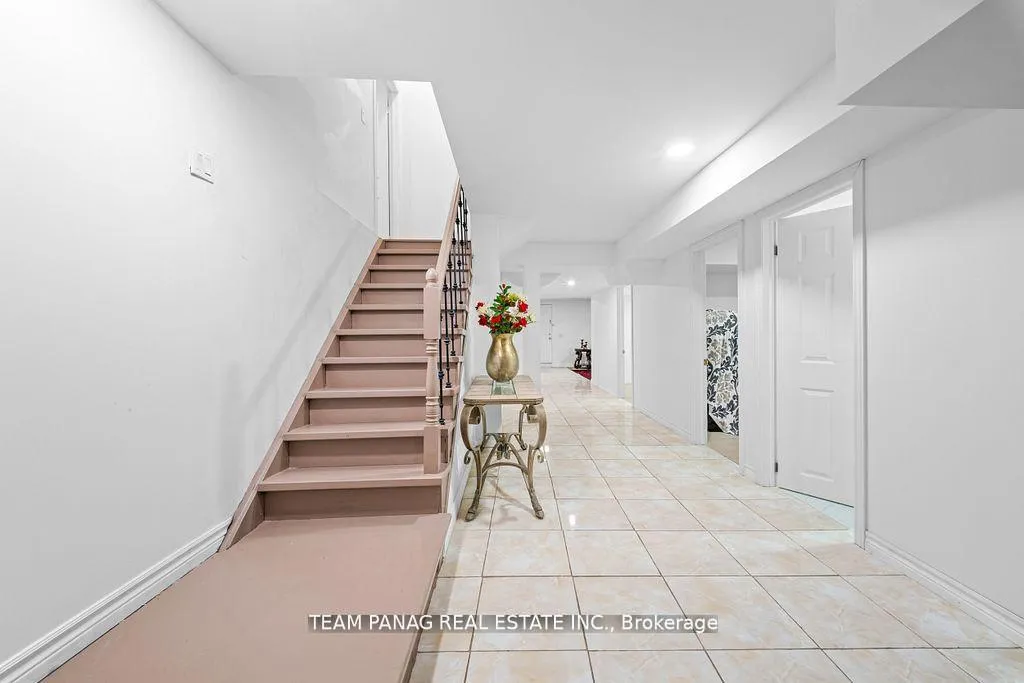 Photo 37 of 56 Leparc Road, Brampton, Vales of Castlemore North — HOMEH
