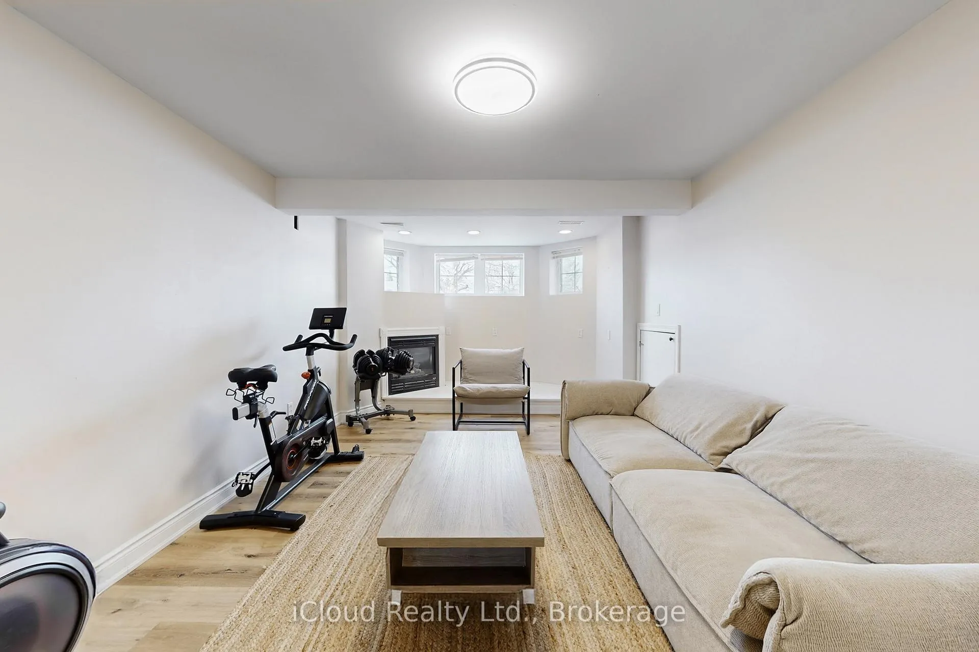 Photo 13 of 197 Mapleton Avenue, Barrie, Holly — HOMEH