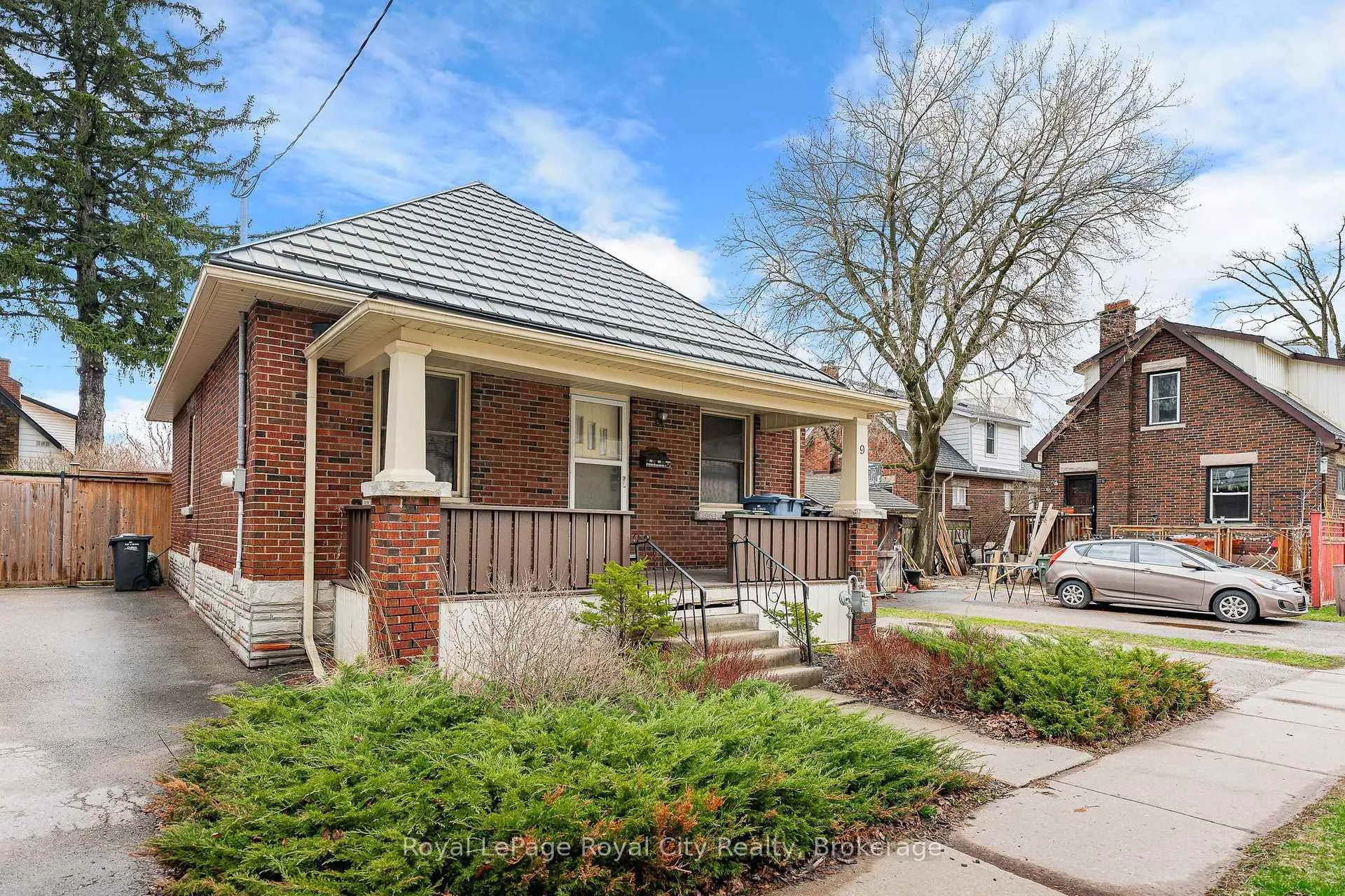 Photo 2 of 9 Stull Avenue, Guelph, Exhibition Park — HOMEH