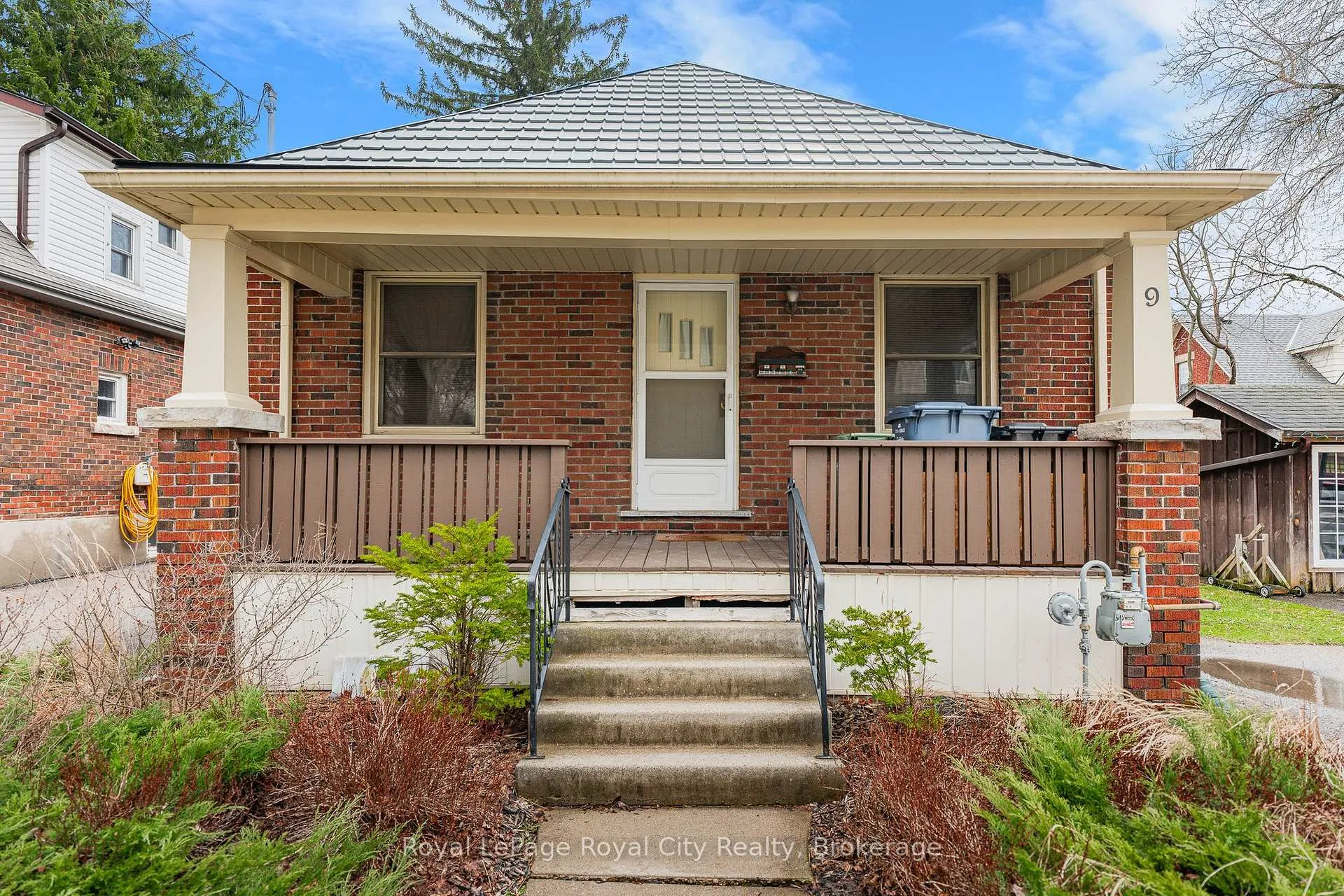 Photo 3 of 9 Stull Avenue, Guelph, Exhibition Park — HOMEH