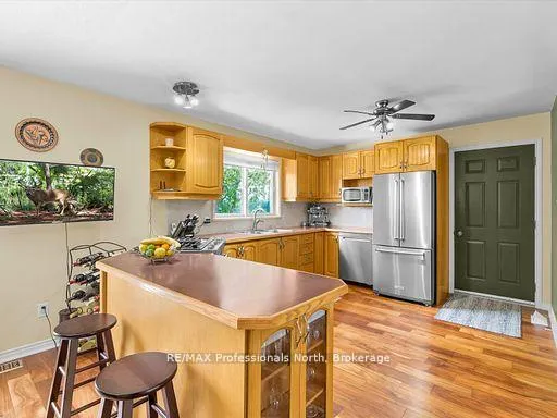 Photo 11 of 1287 Golden Beach Road, Bracebridge, Monck (Bracebridge) — HOMEH