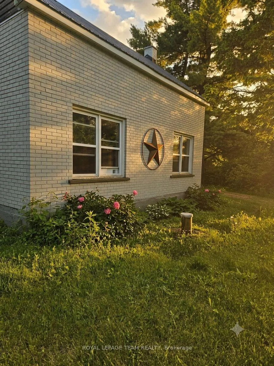 Front of 21896 Concession Road 10
