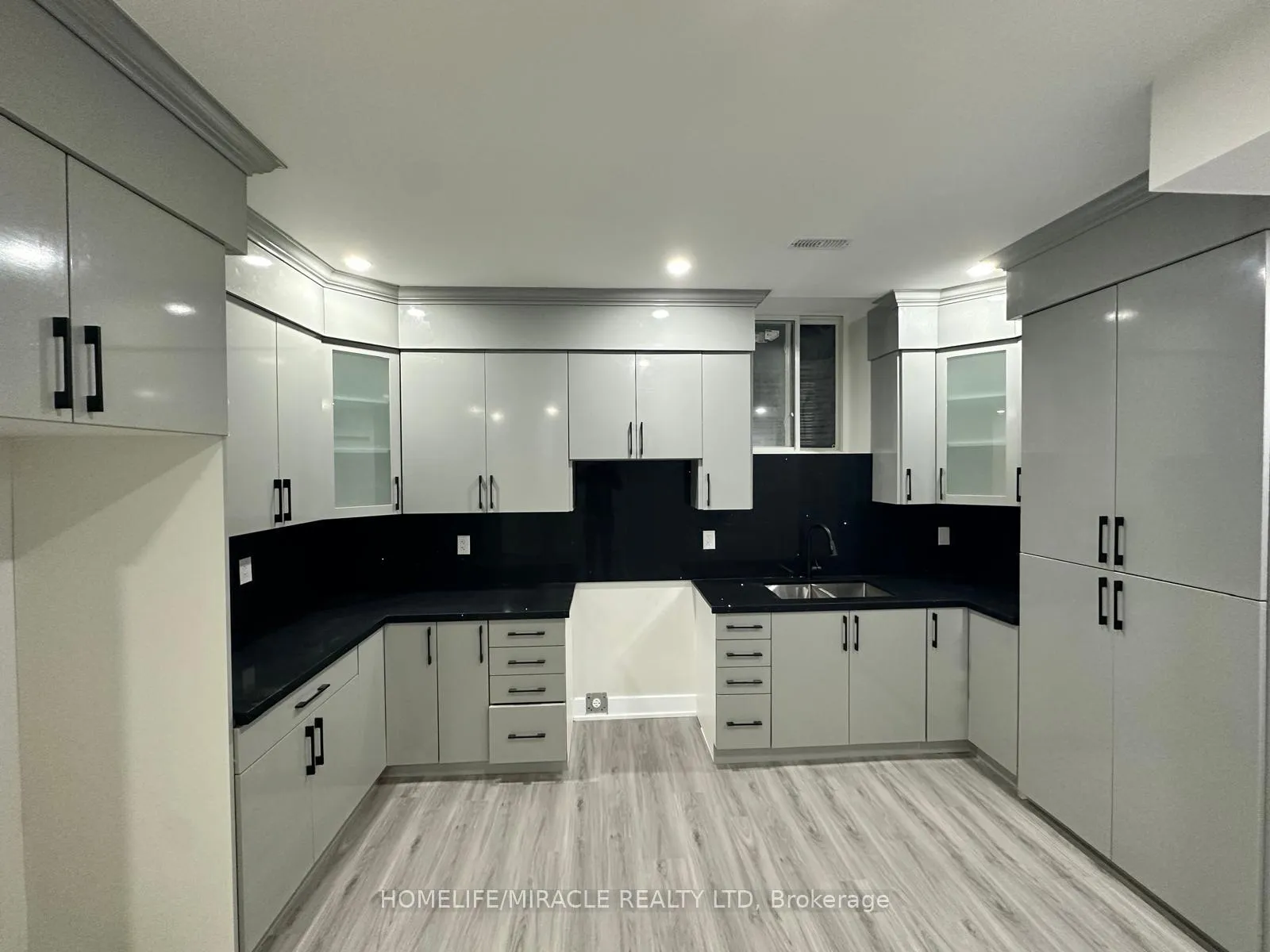 Photo 5 of Unit #BSMT, 13 James Walker Avenue, Caledon, Caledon East — HOMEH