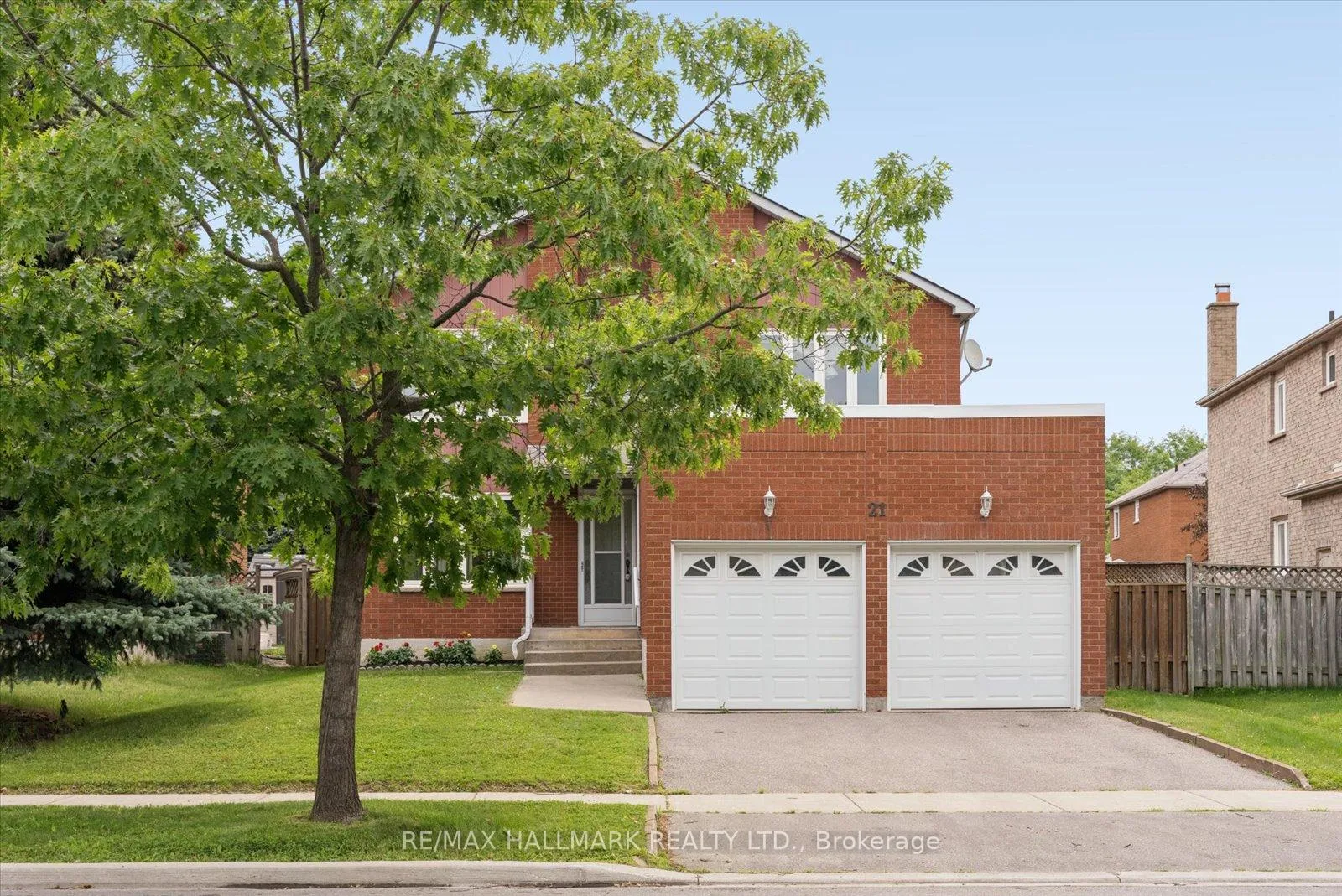 Photo 2 of 21 Caldbeck Avenue, Markham, Milliken Mills East — HOMEH