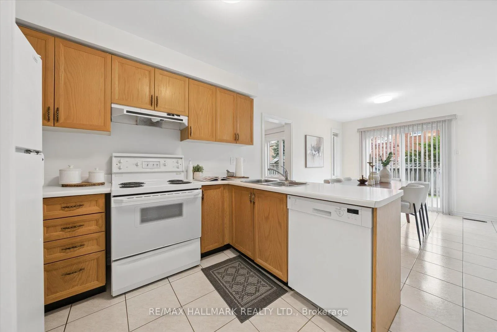Photo 16 of 21 Caldbeck Avenue, Markham, Milliken Mills East — HOMEH