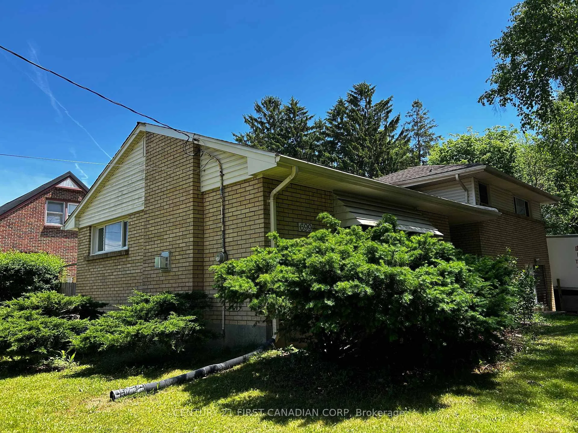 Photo 3 of Unit A, 699 Huron Street, London, East C — HOMEH