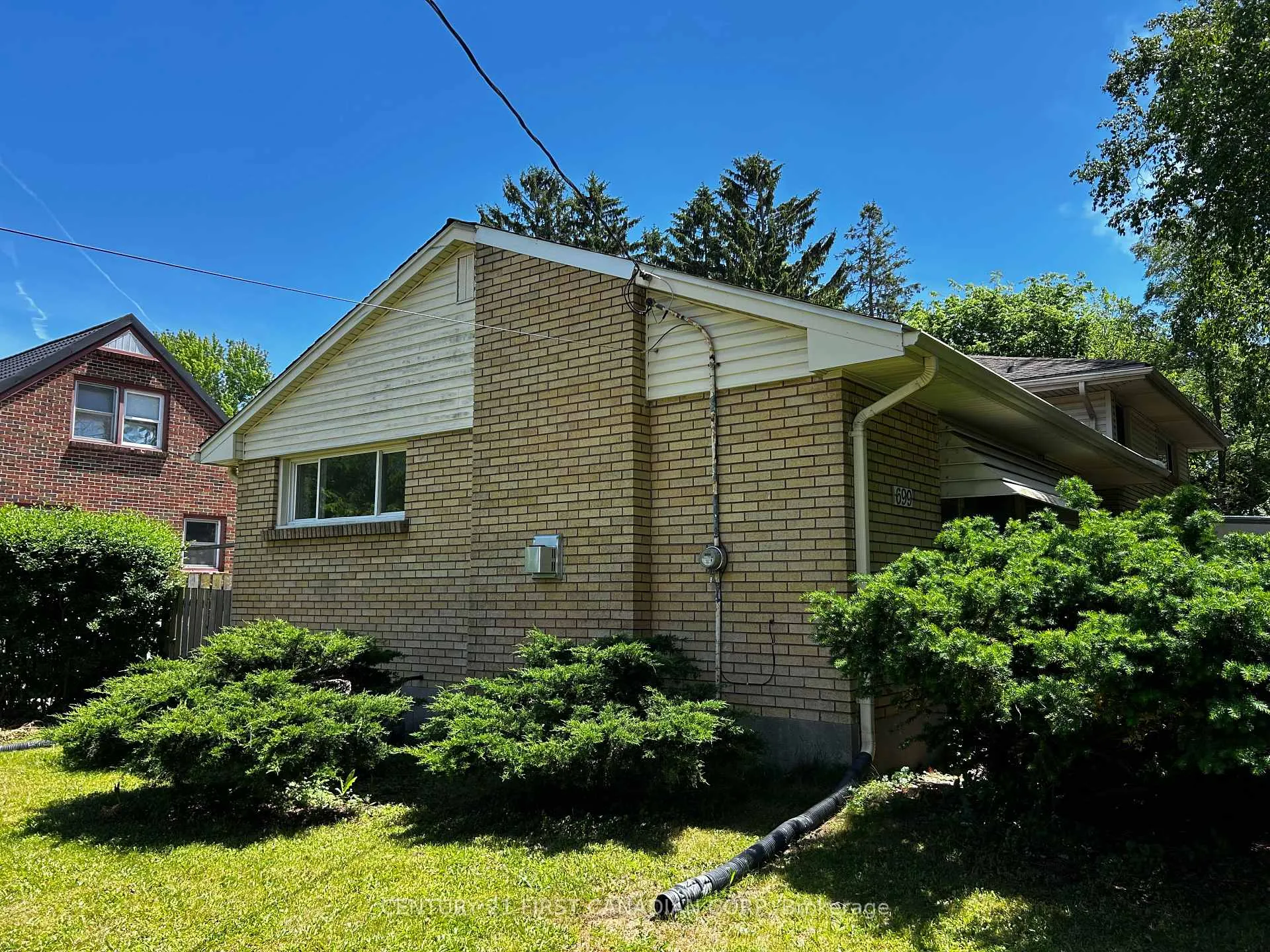 Photo 4 of Unit A, 699 Huron Street, London, East C — HOMEH