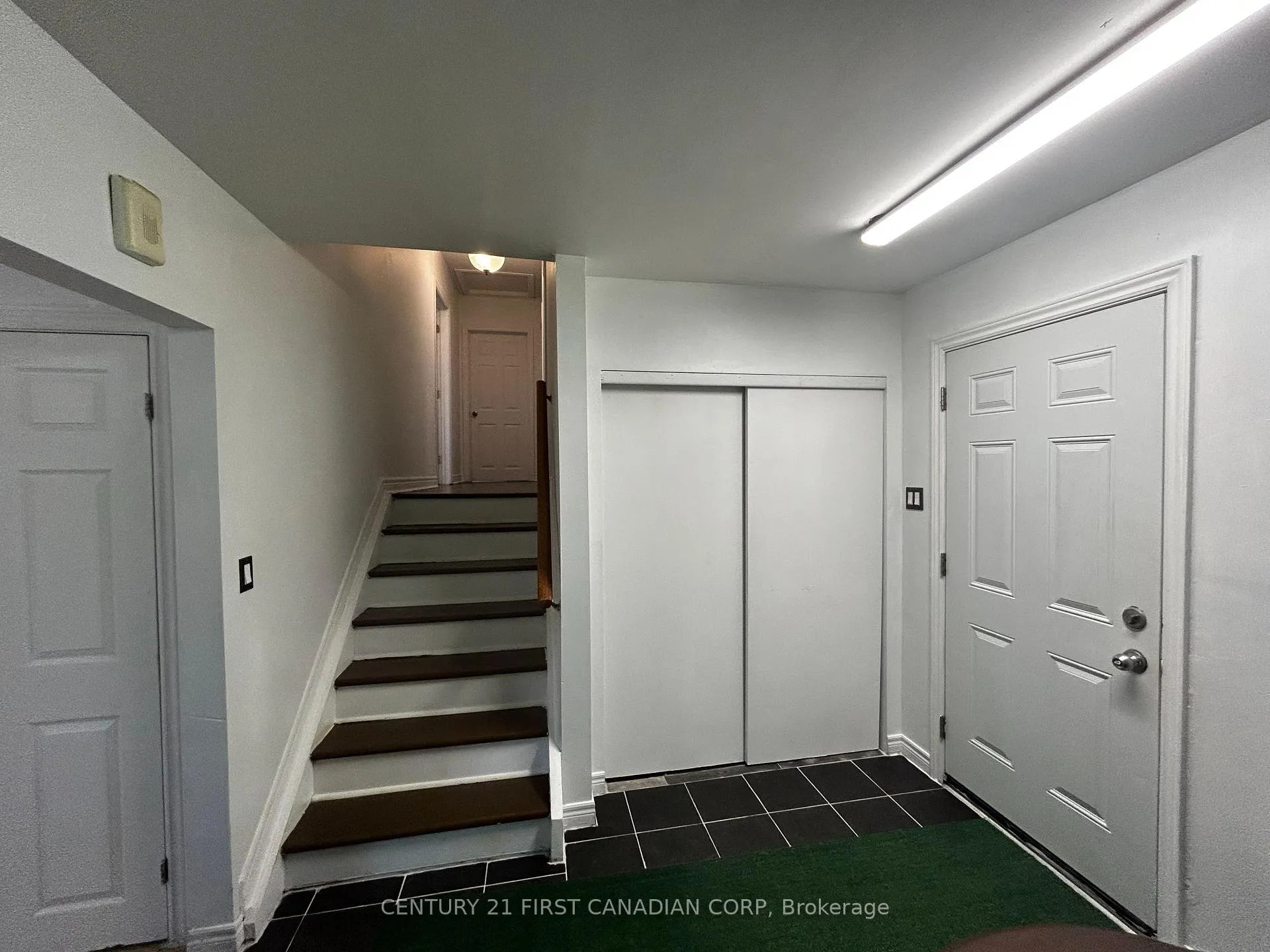 Photo 8 of Unit A, 699 Huron Street, London, East C — HOMEH