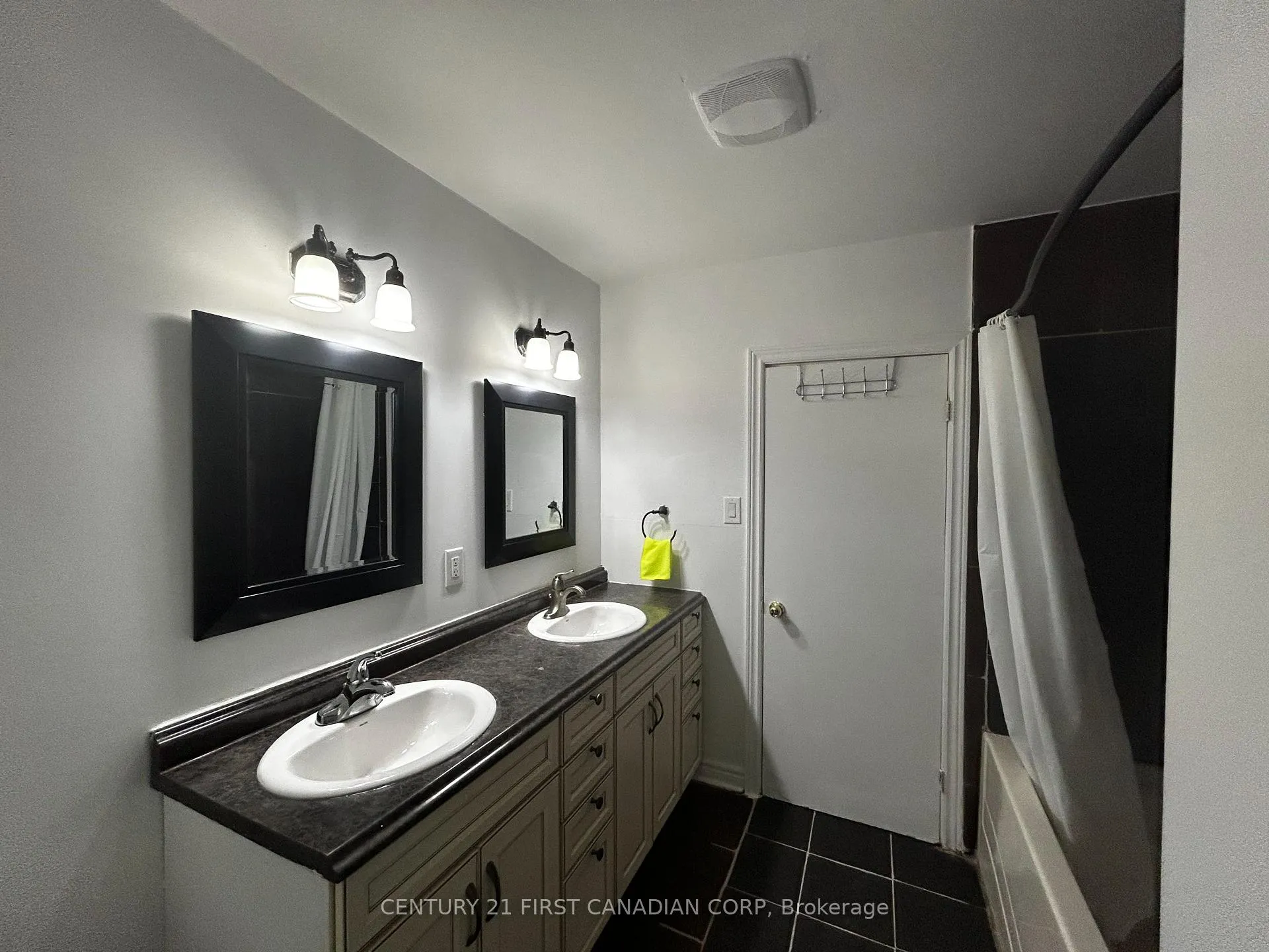 Photo 28 of Unit A, 699 Huron Street, London, East C — HOMEH