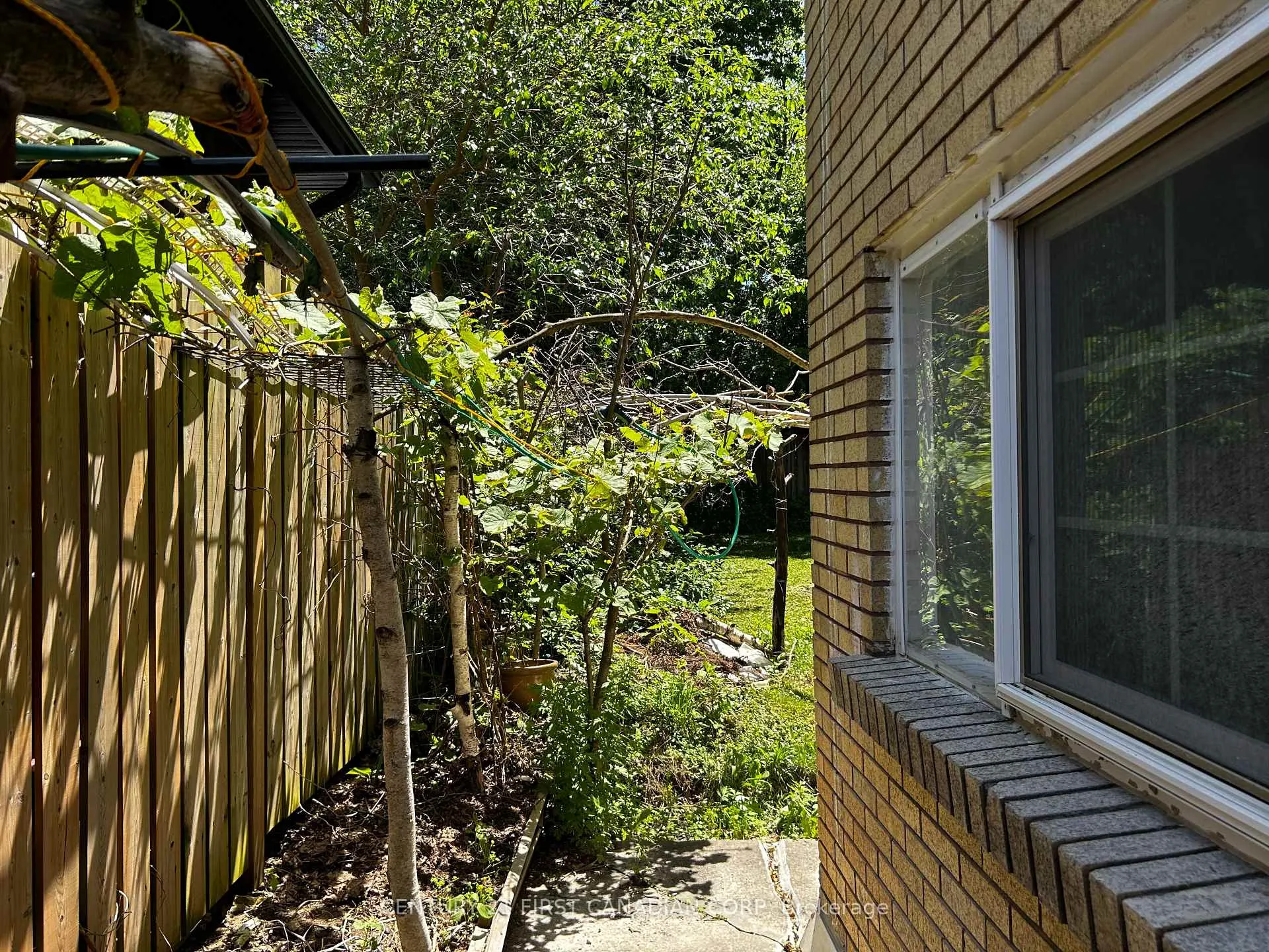 Photo 32 of Unit A, 699 Huron Street, London, East C — HOMEH