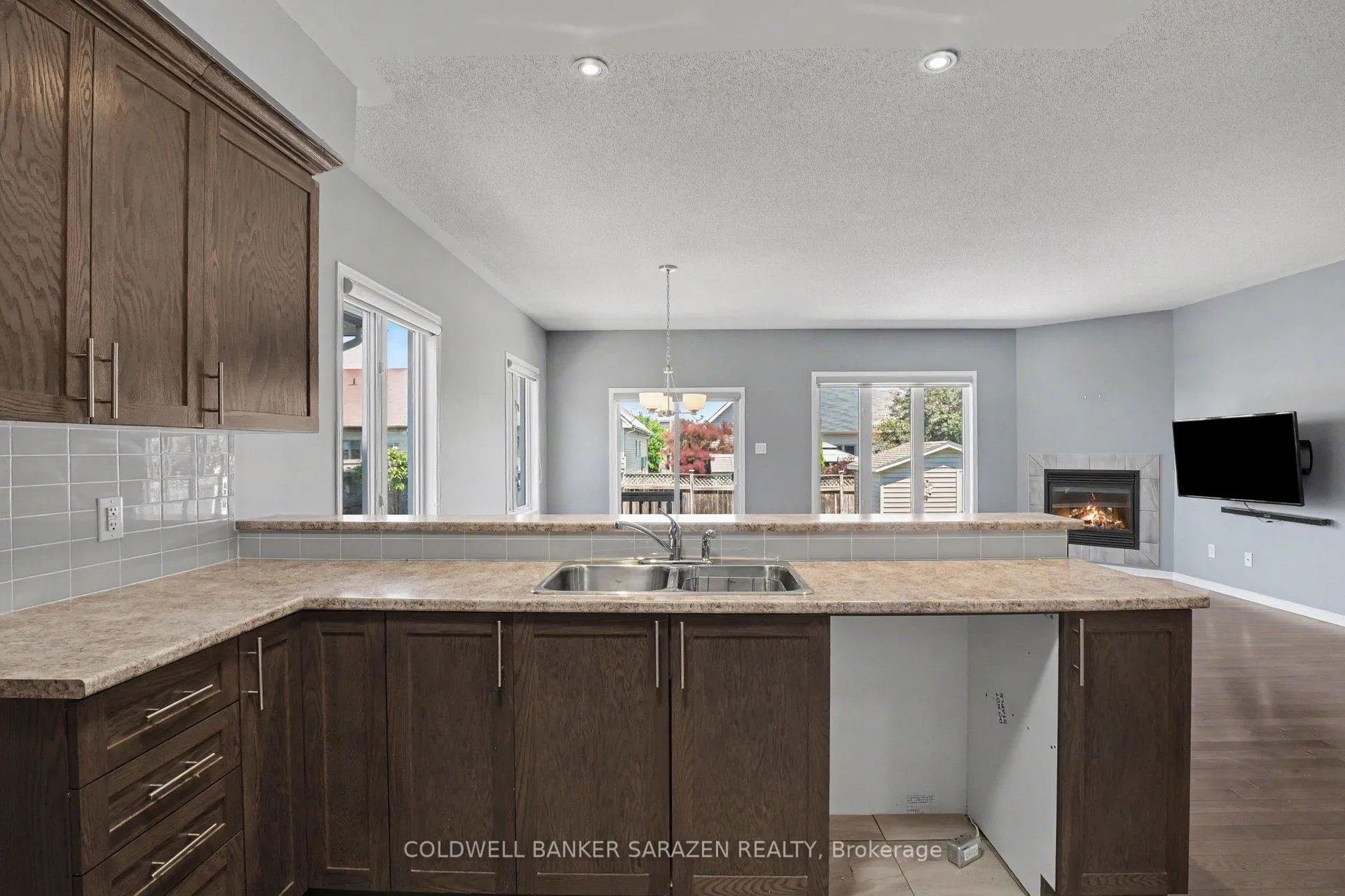 Photo 12 of 31 Gordon Fergusson Place, Arnprior, Arnprior — HOMEH