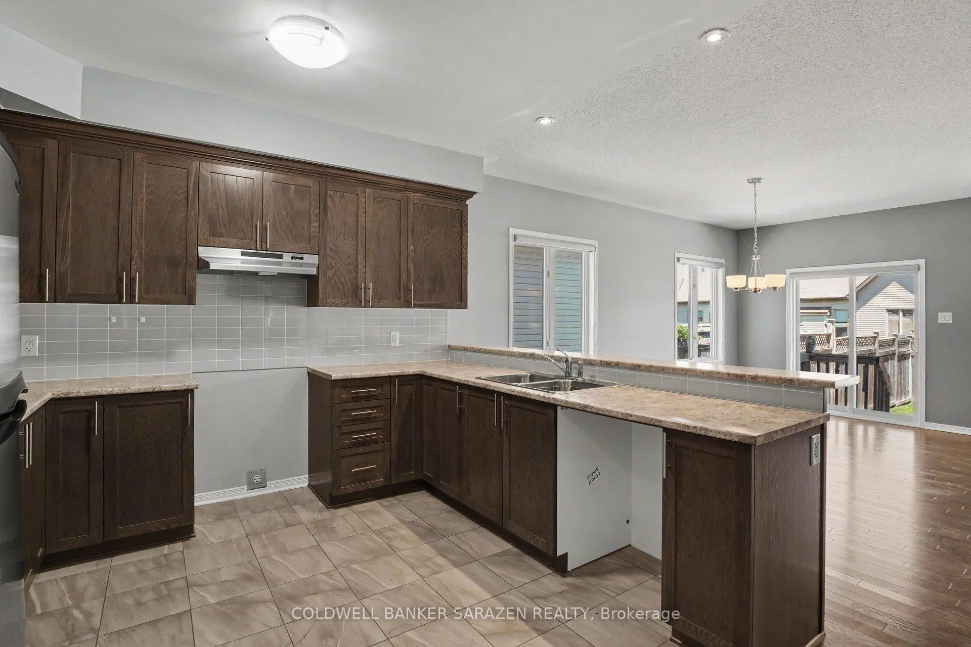 Photo 14 of 31 Gordon Fergusson Place, Arnprior, Arnprior — HOMEH